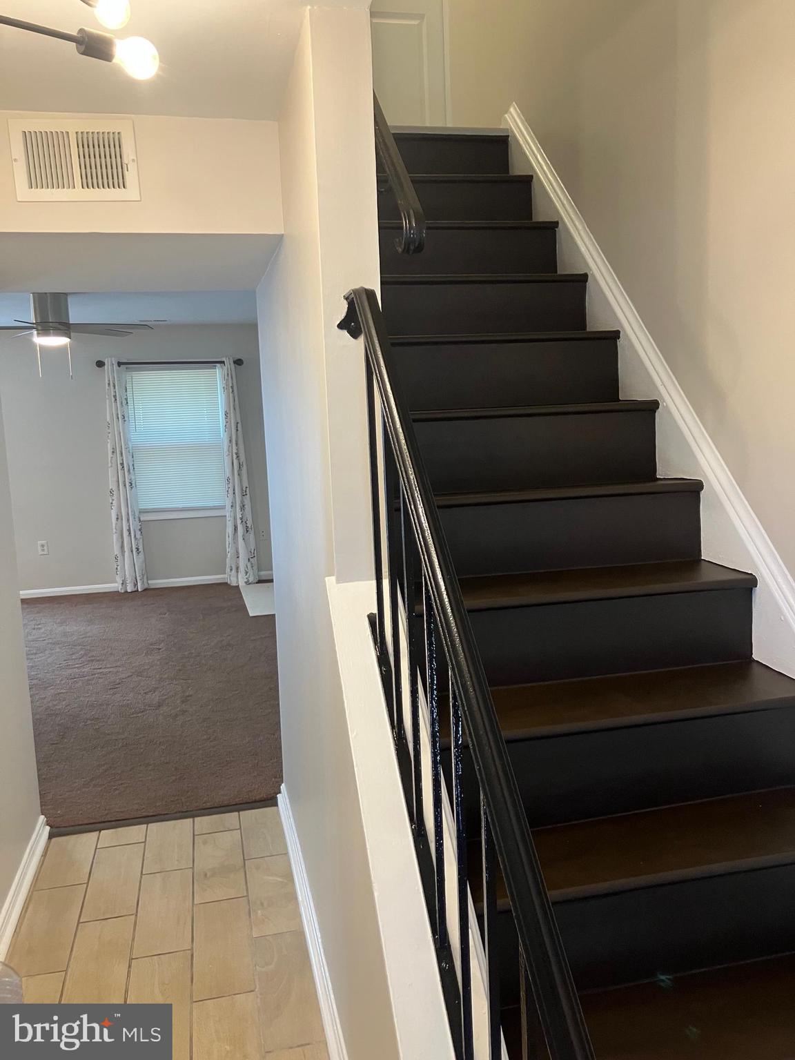 HILLCREST TOWNE - Residential Lease