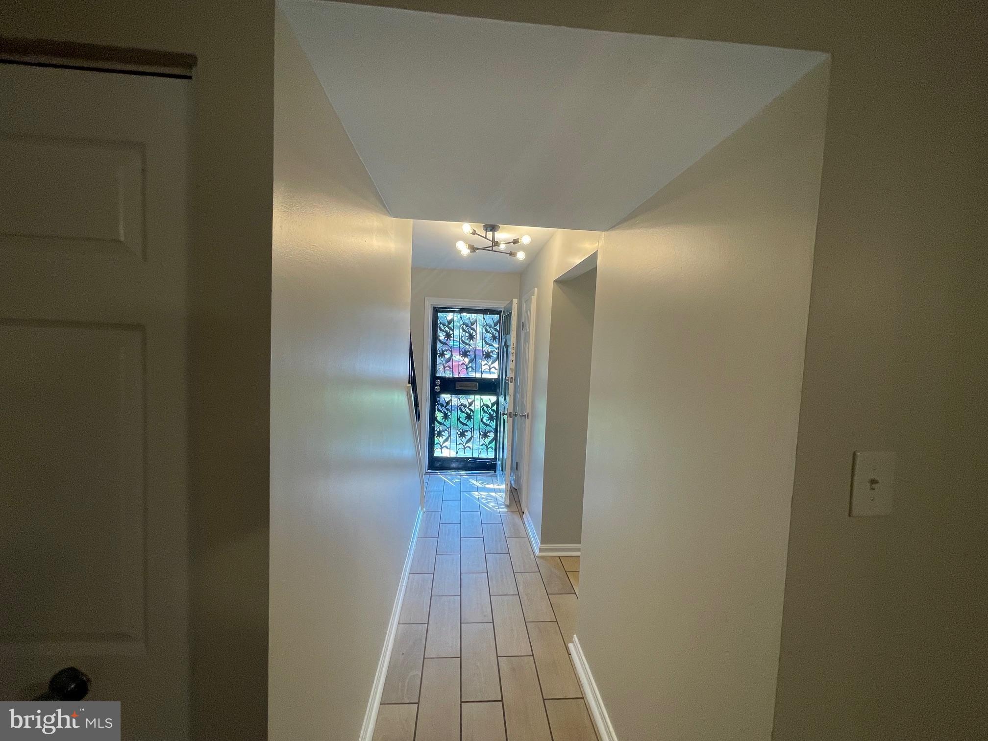 HILLCREST TOWNE - Residential Lease