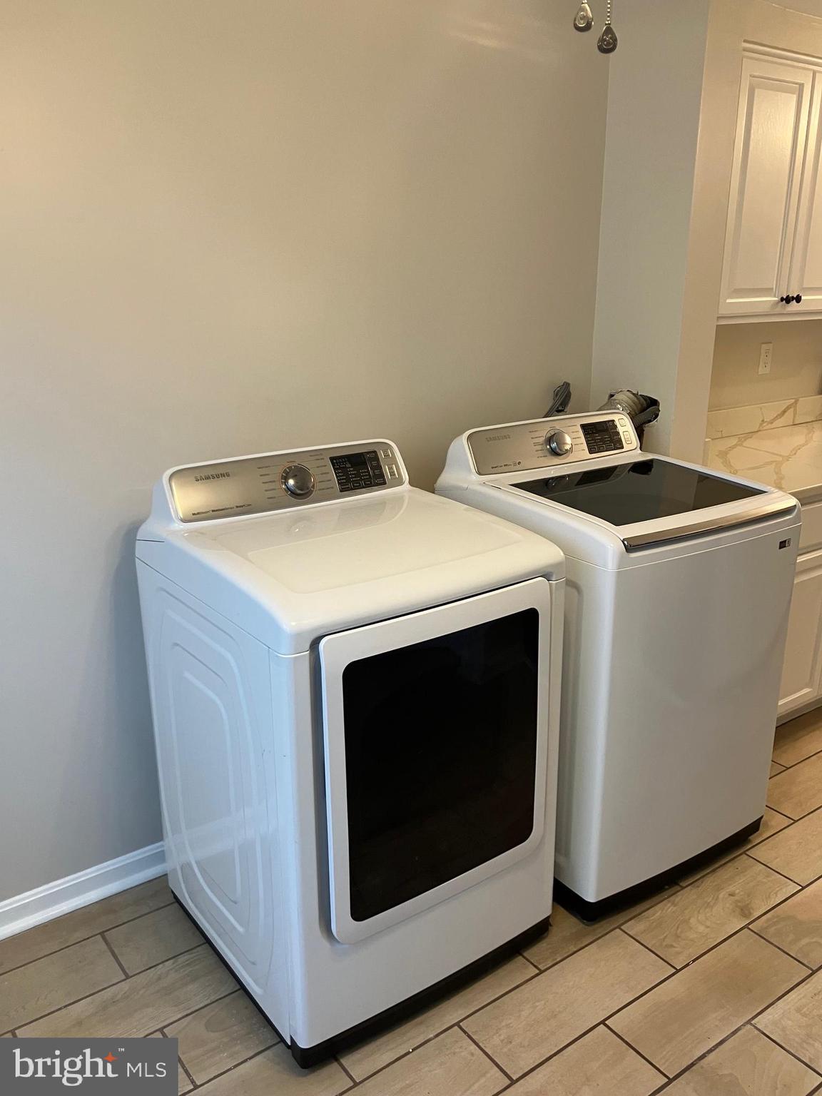 HILLCREST TOWNE - Residential Lease