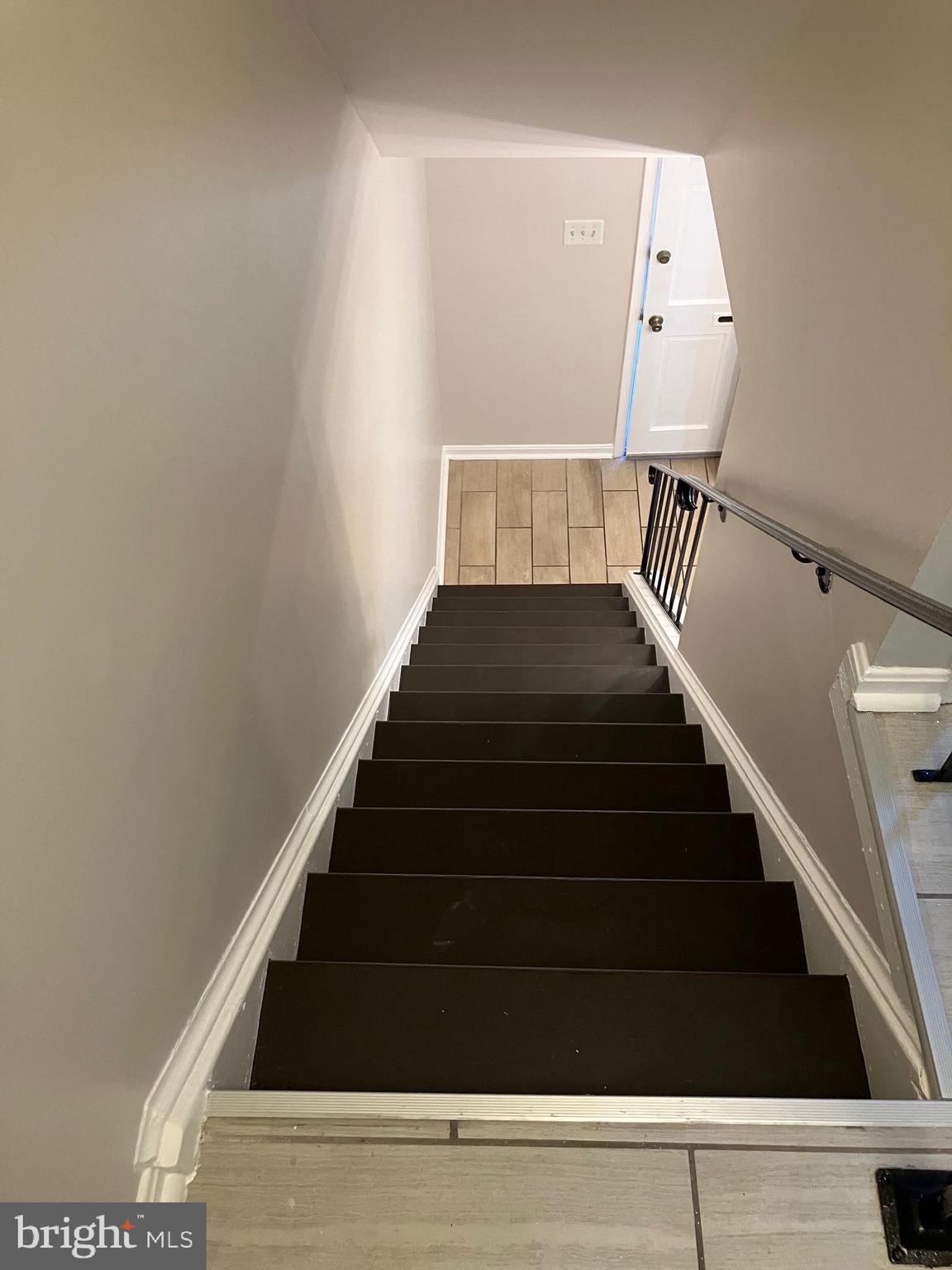 HILLCREST TOWNE - Residential Lease