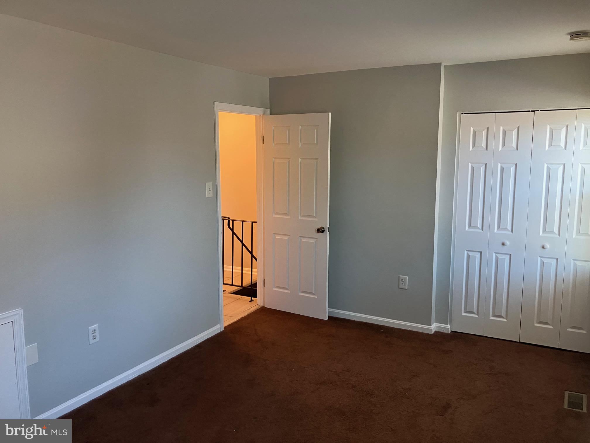 HILLCREST TOWNE - Residential Lease