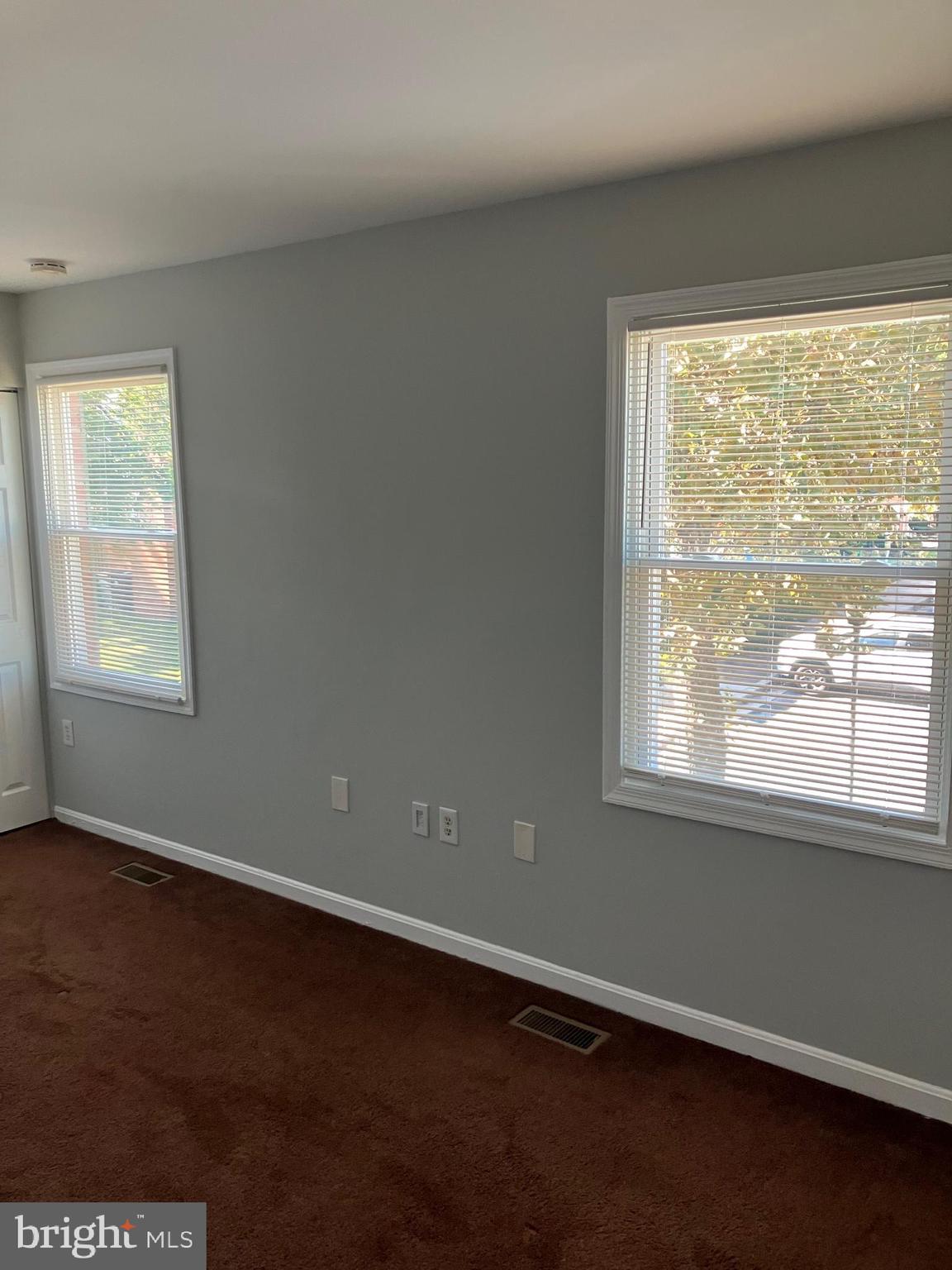 HILLCREST TOWNE - Residential Lease