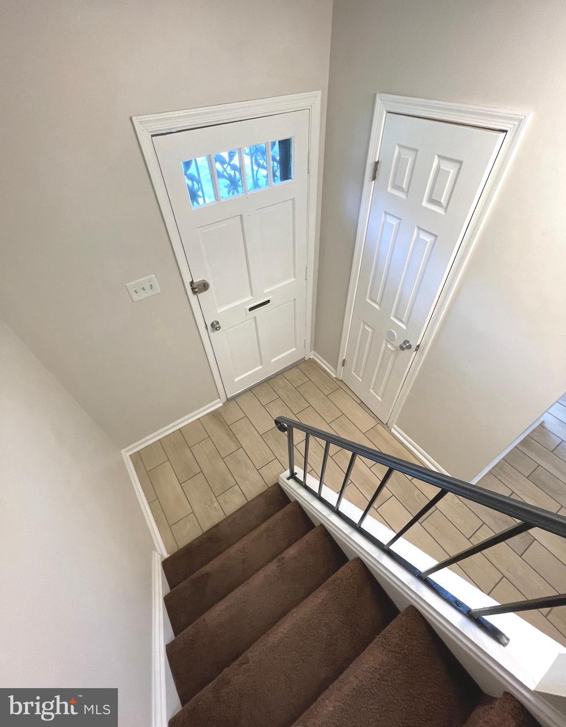 HILLCREST TOWNE - Residential Lease