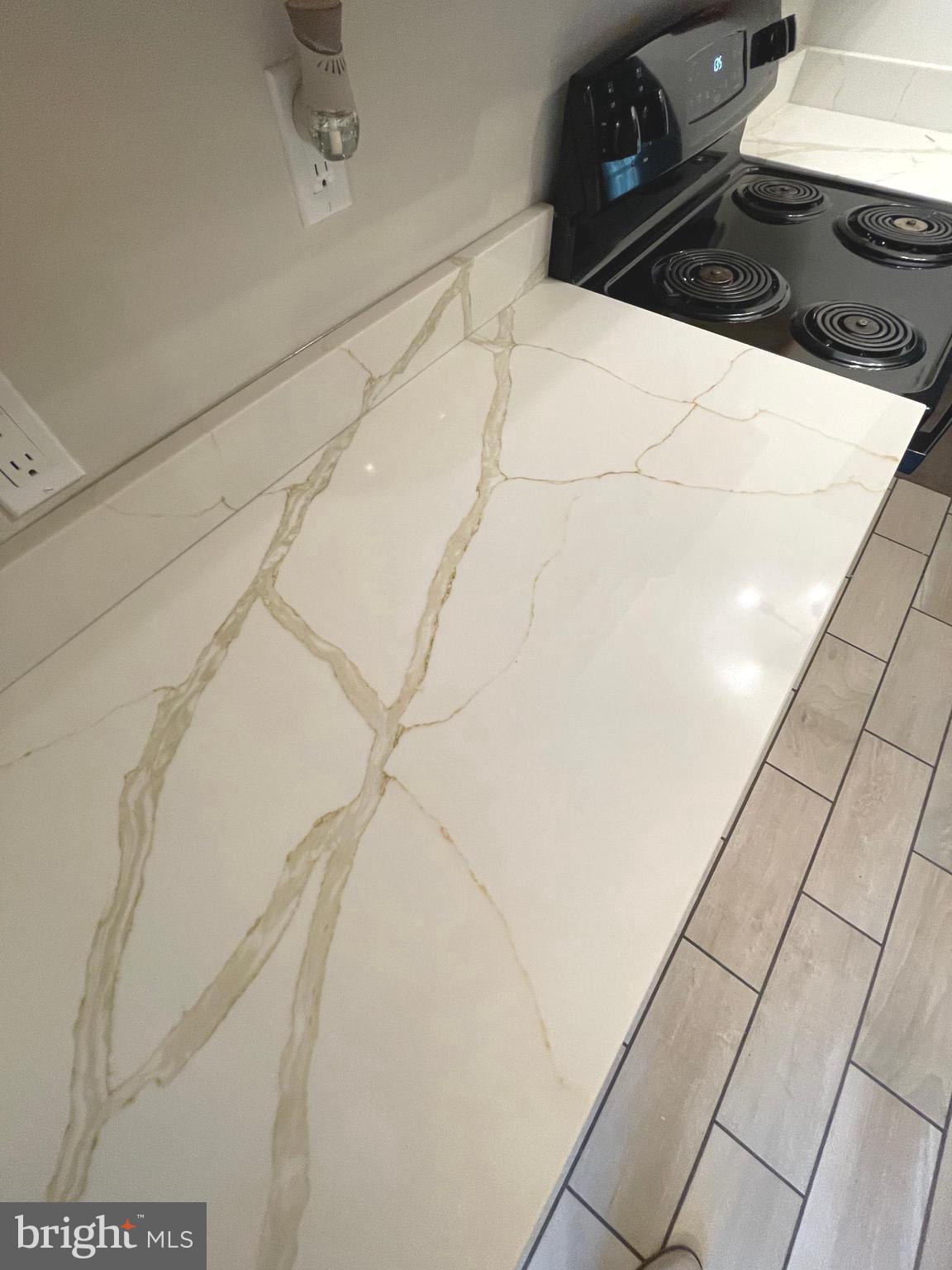 HILLCREST TOWNE - Residential Lease