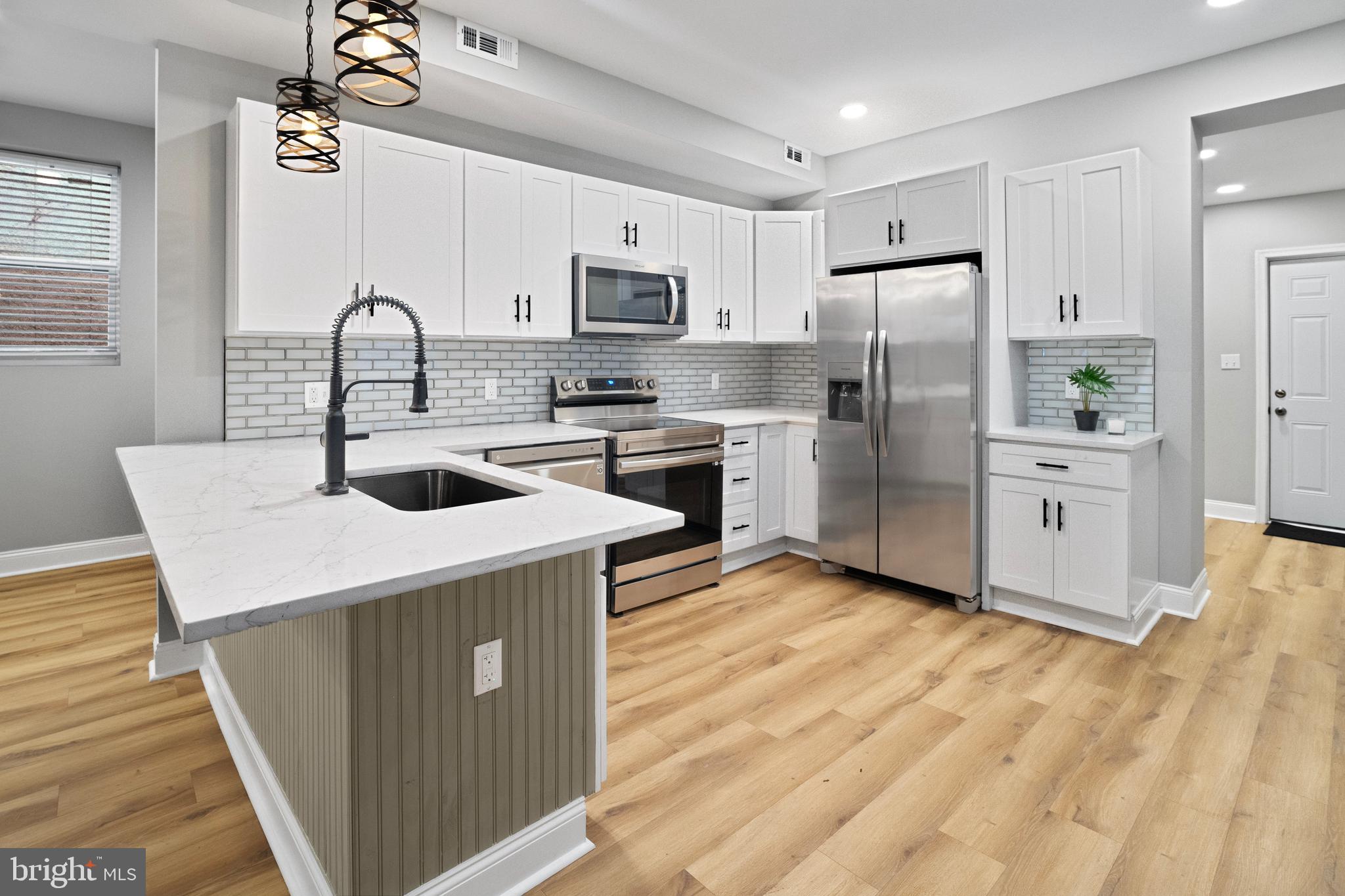 WAVERLY - Residential Lease