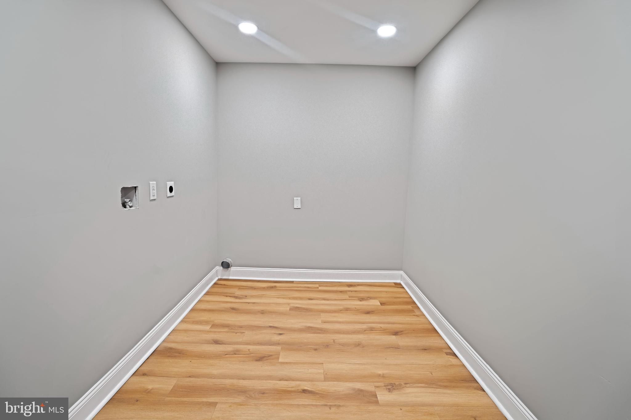 WAVERLY - Residential Lease