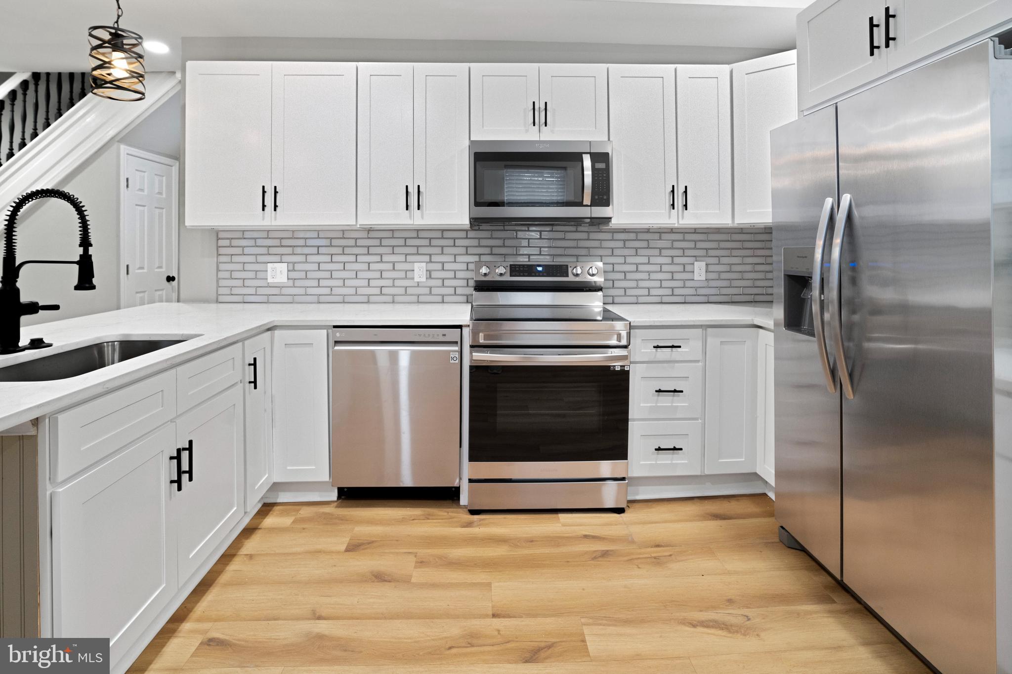 WAVERLY - Residential Lease