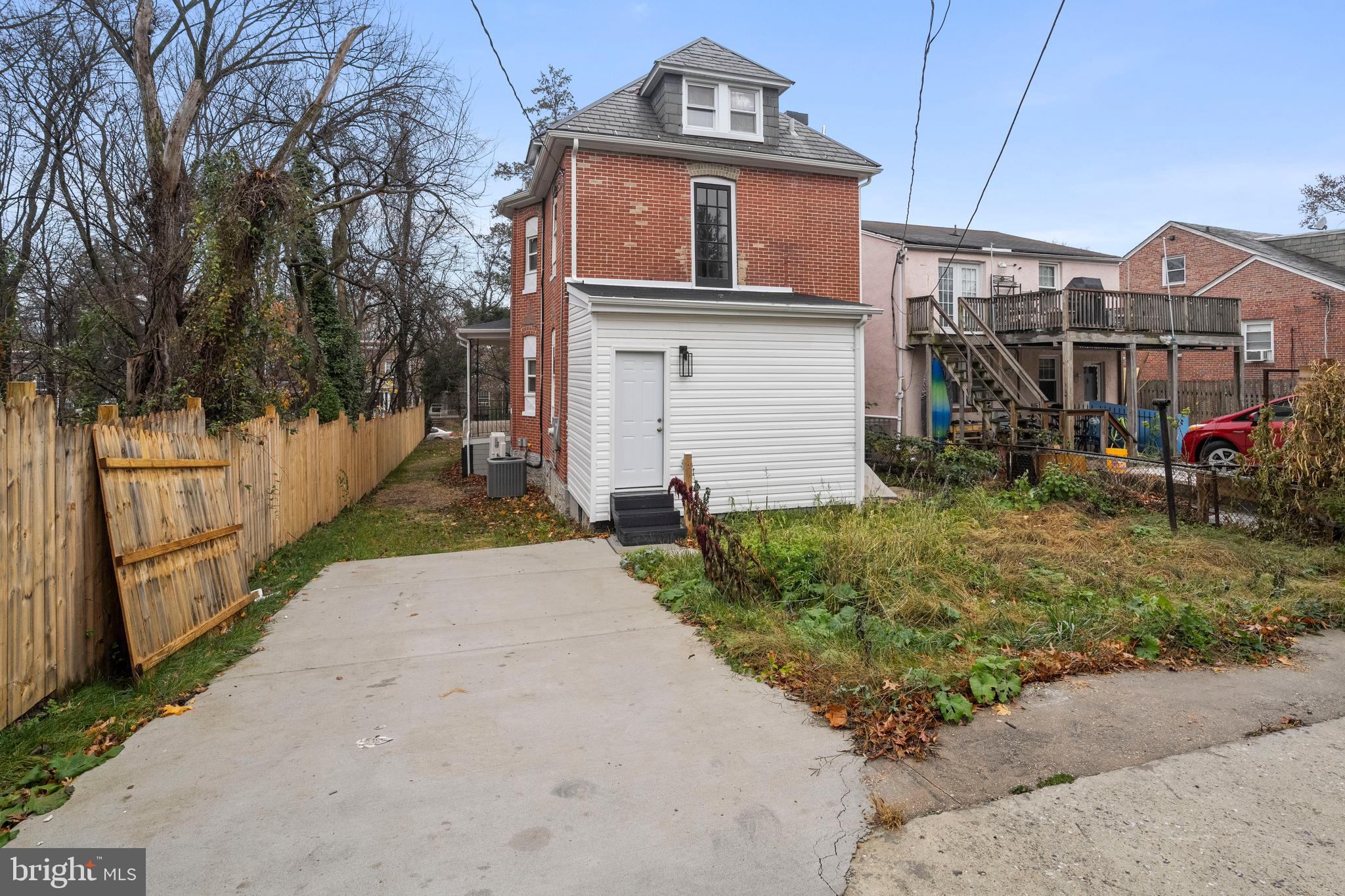 WAVERLY - Residential Lease