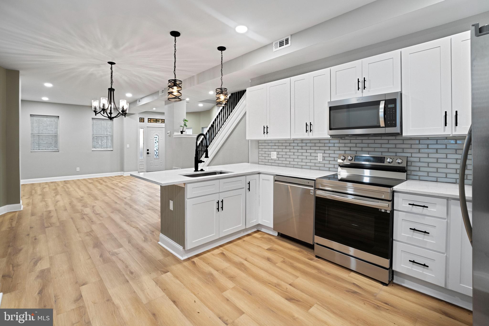 WAVERLY - Residential Lease