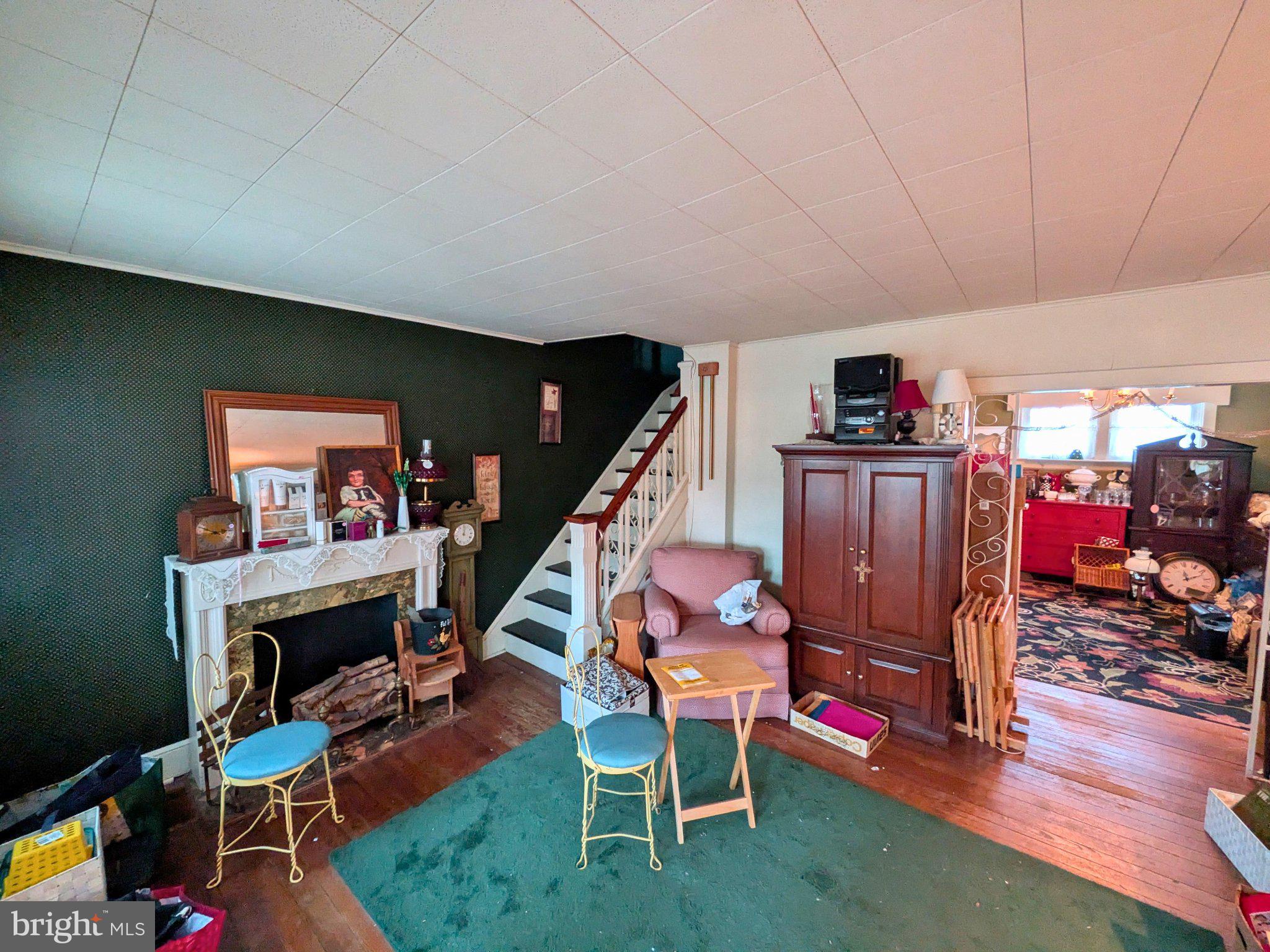 303 NEW BROADWAY