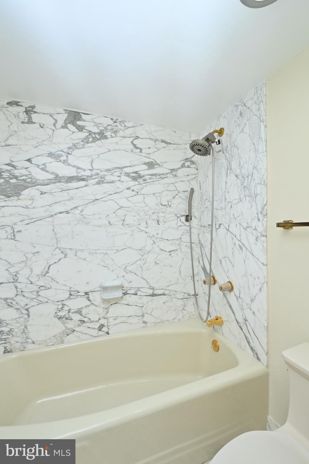 THE REPRESENTATIVE - Residential Lease