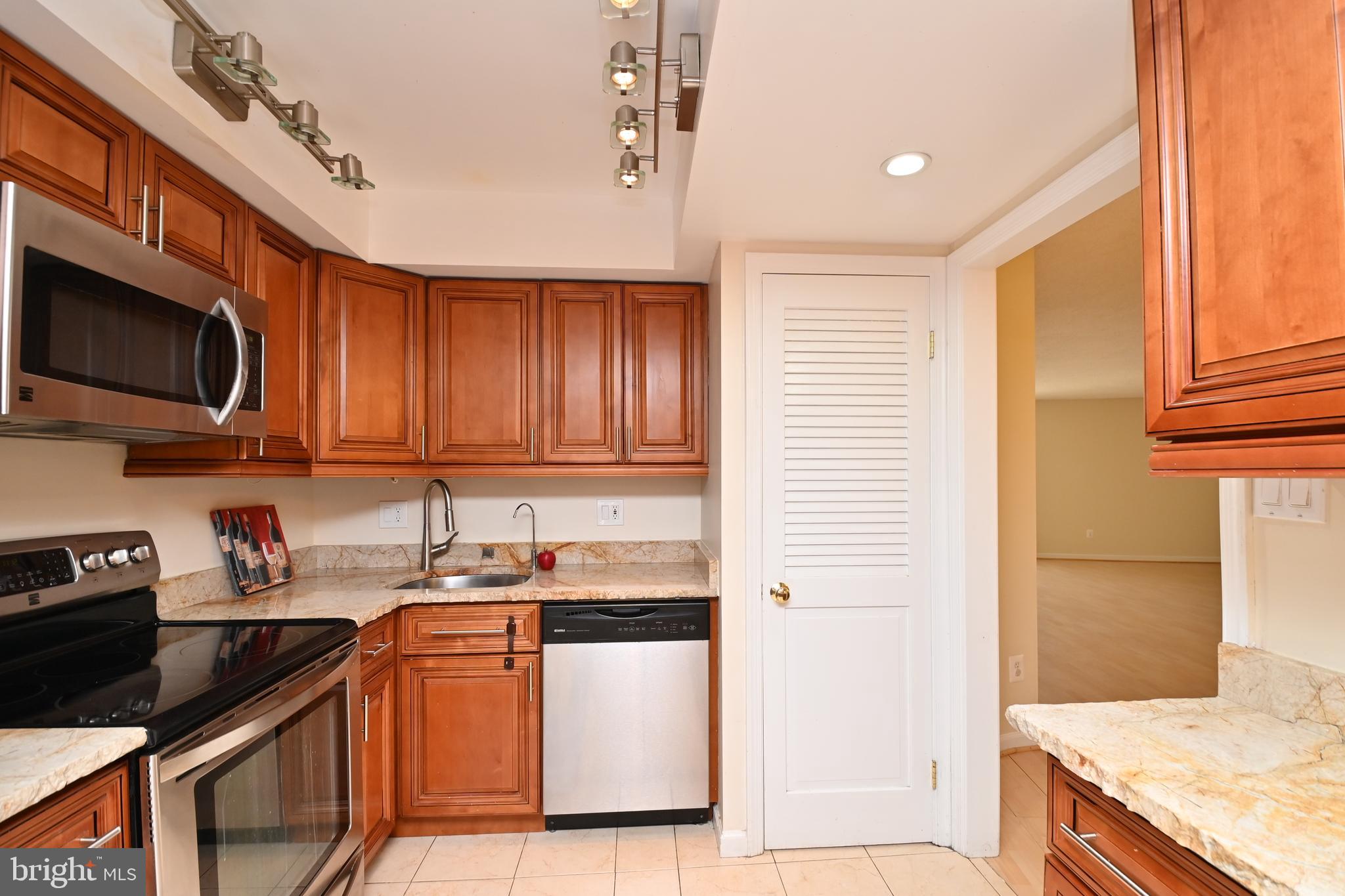 THE REPRESENTATIVE - Residential Lease