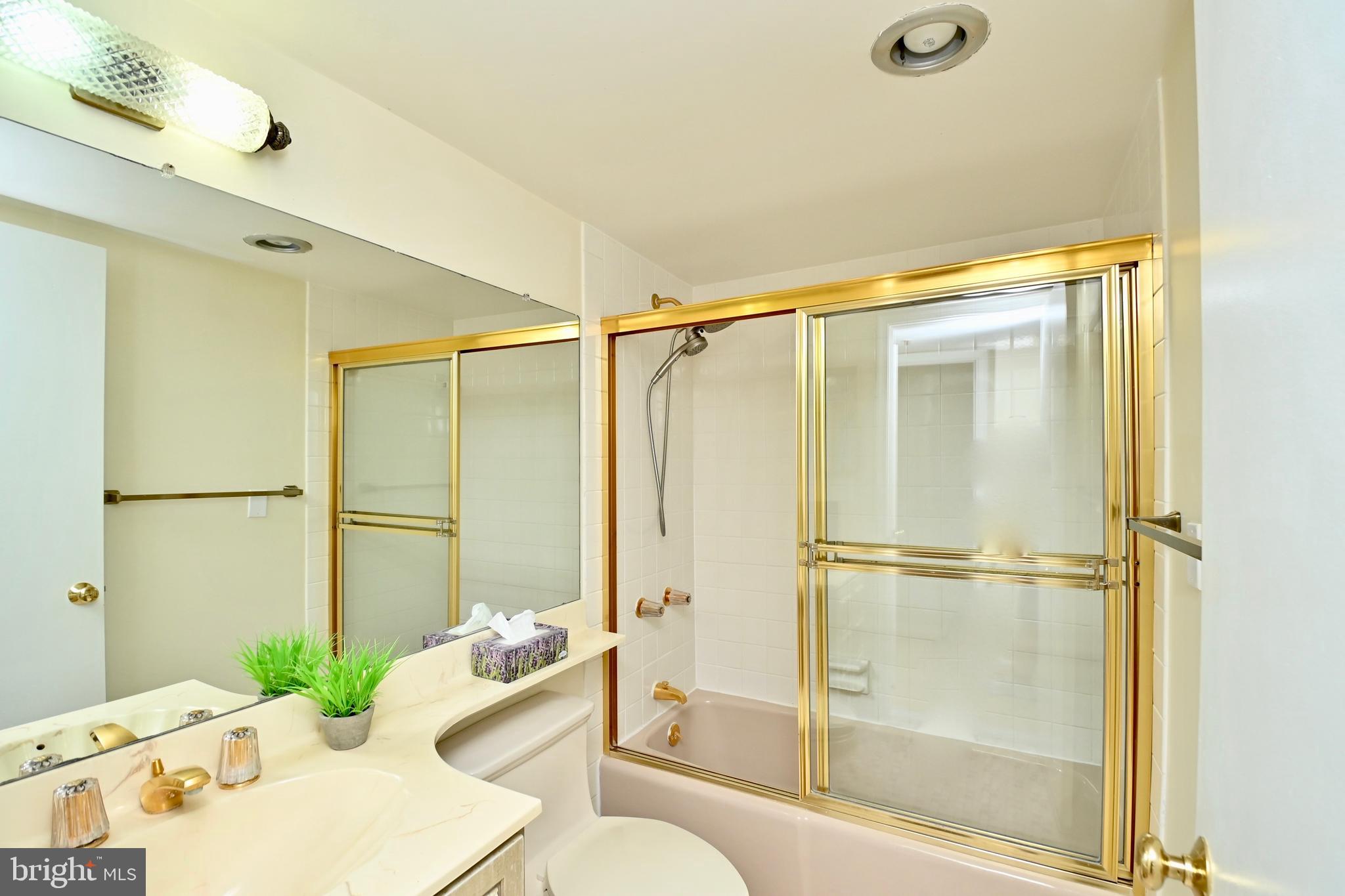 THE REPRESENTATIVE - Residential Lease