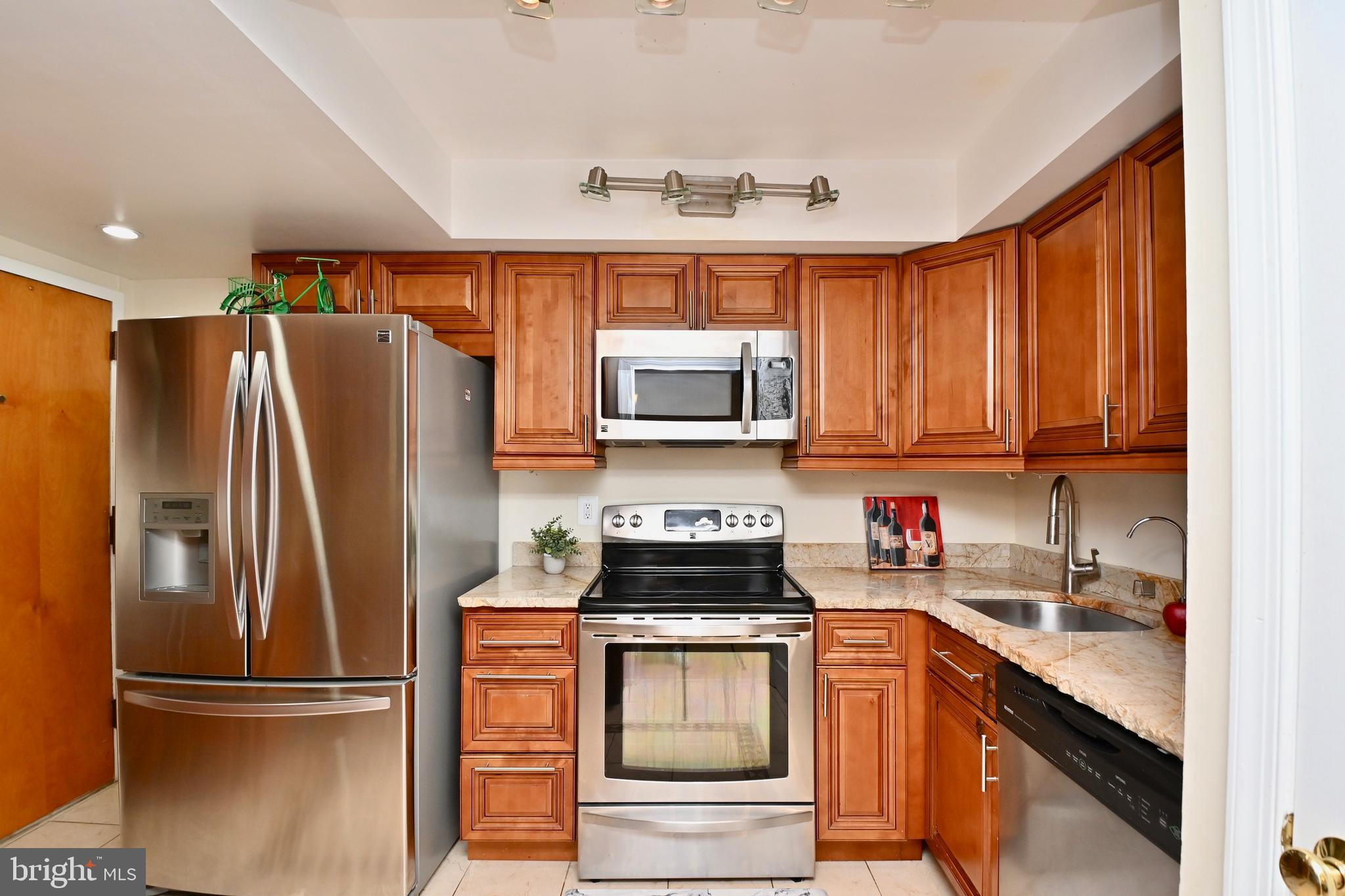 THE REPRESENTATIVE - Residential Lease