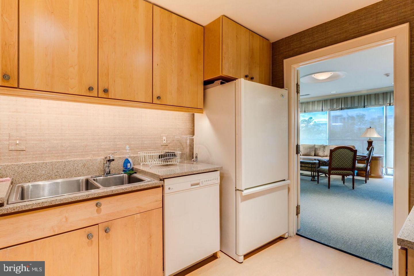 THE REPRESENTATIVE - Residential Lease