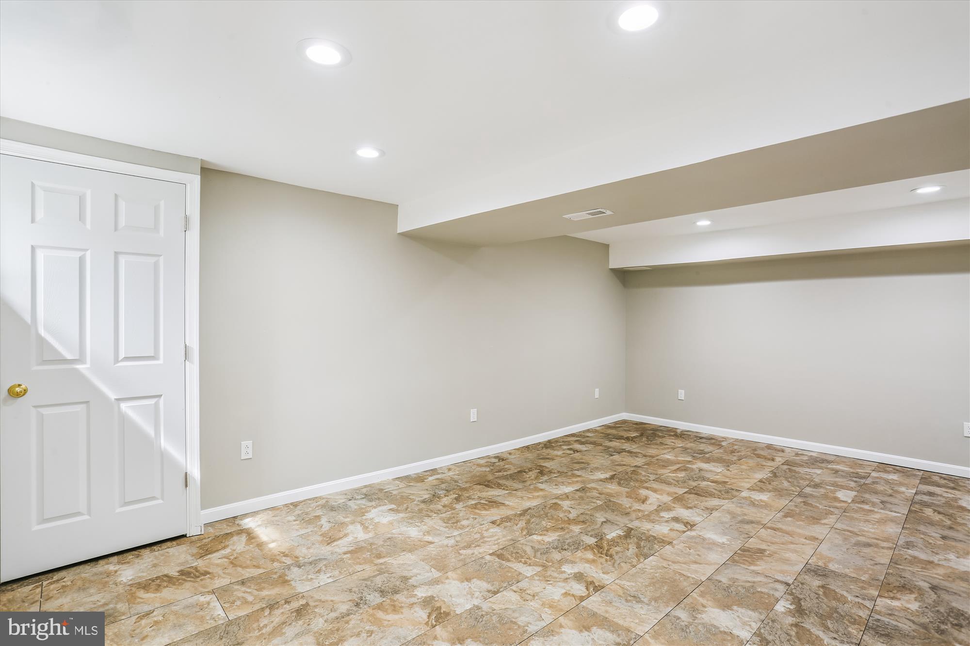 NORBECK ESTATES - Residential