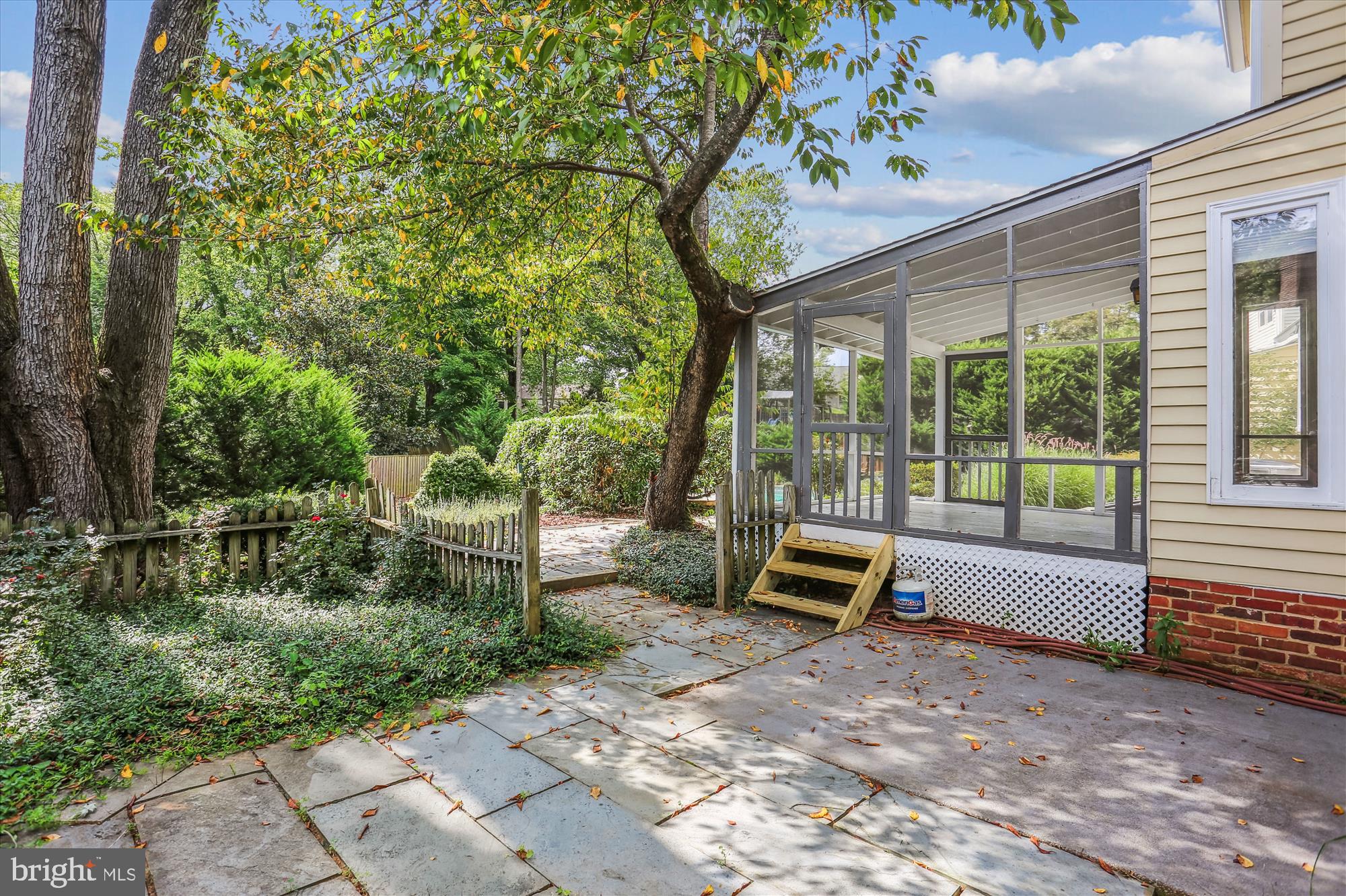 NORBECK ESTATES - Residential