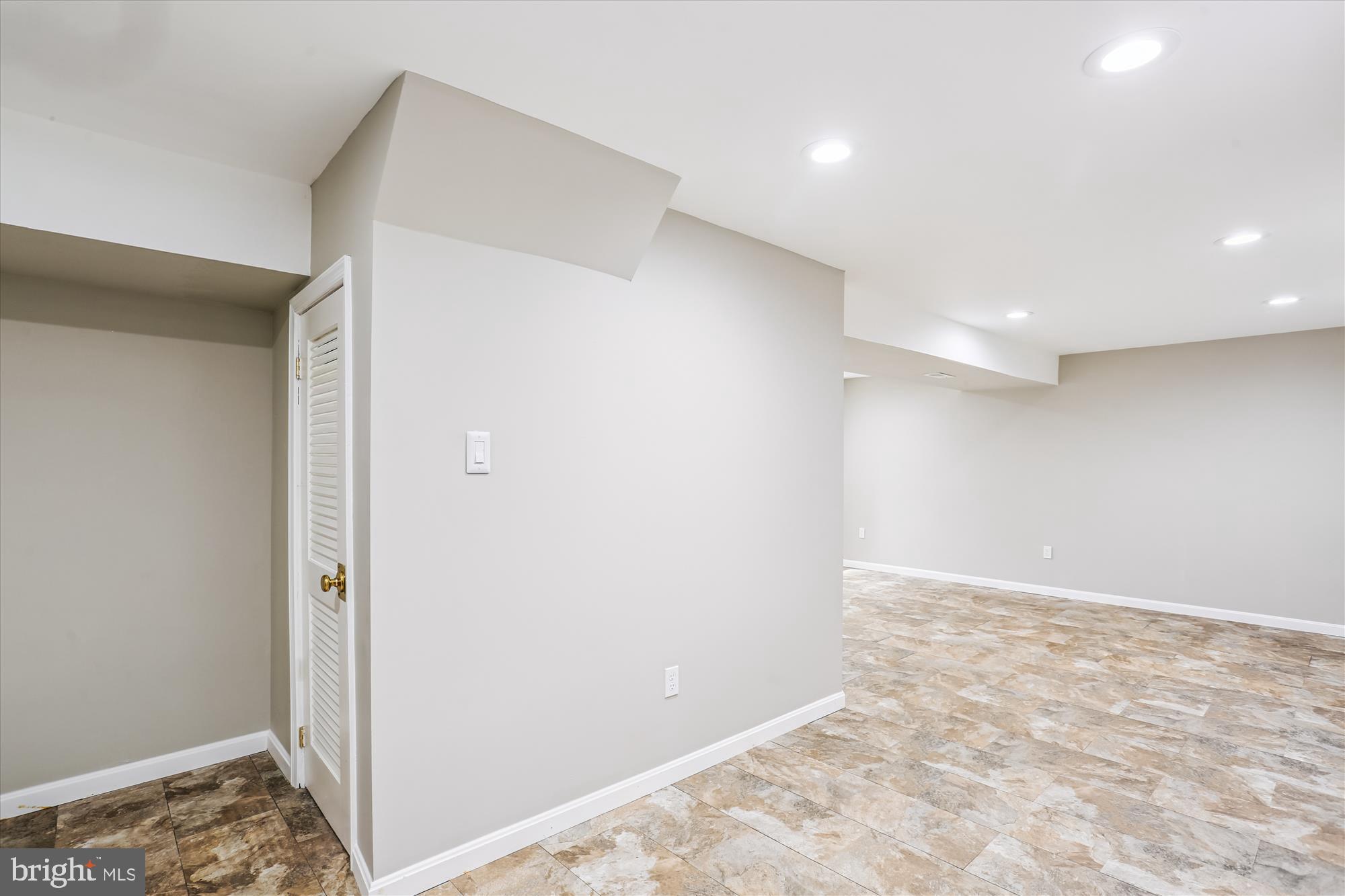 NORBECK ESTATES - Residential