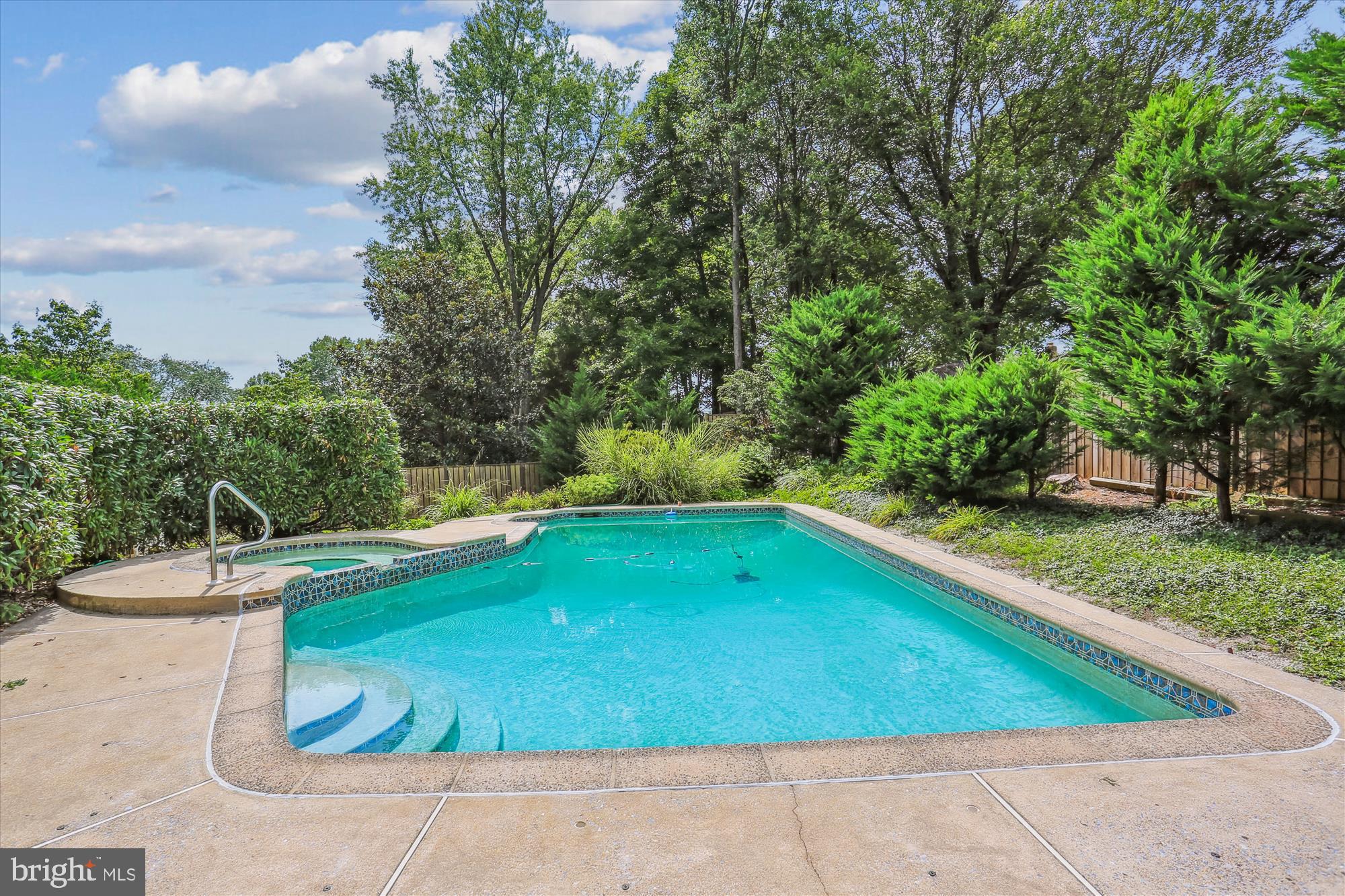 NORBECK ESTATES - Residential