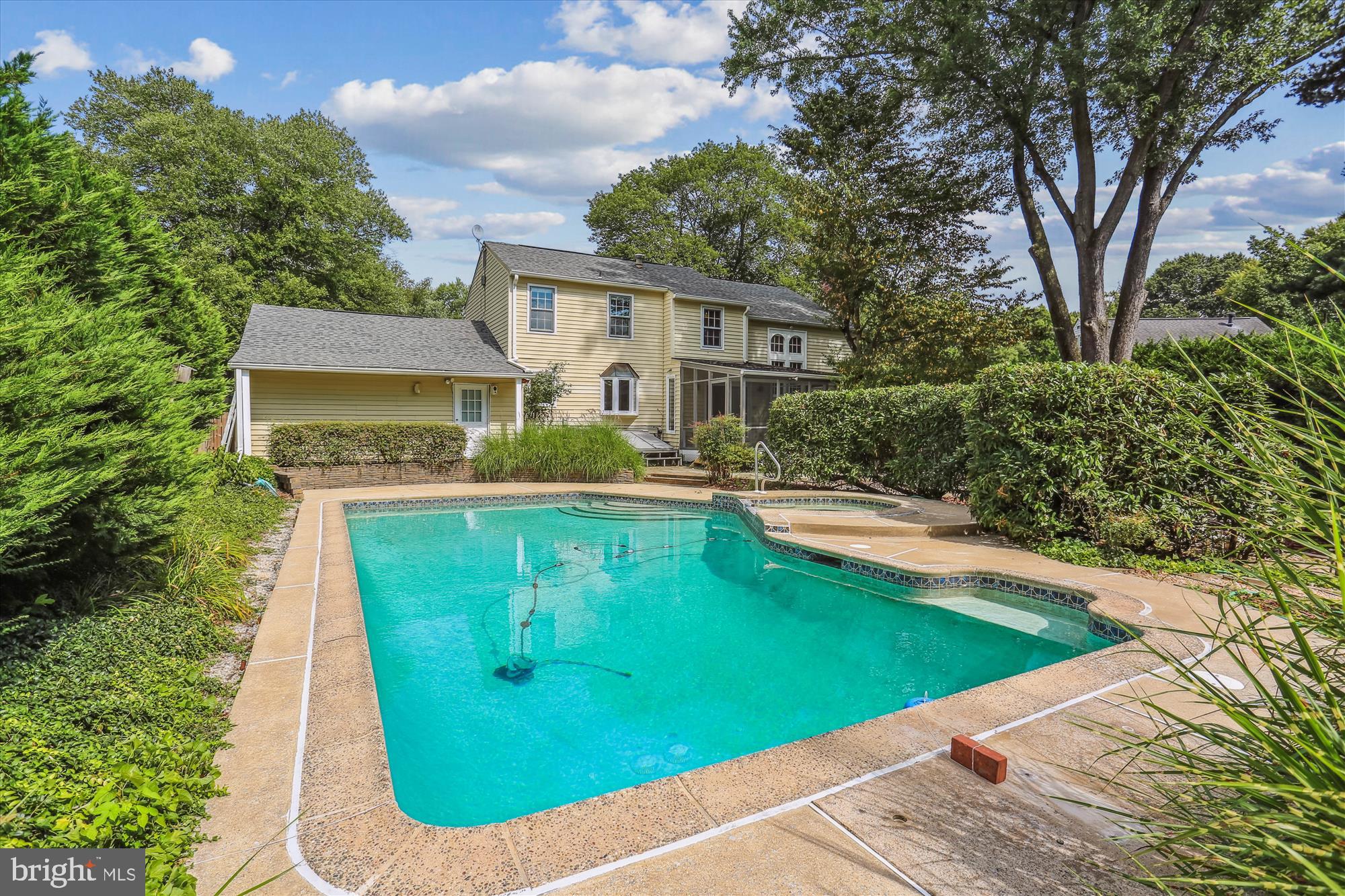 NORBECK ESTATES - Residential