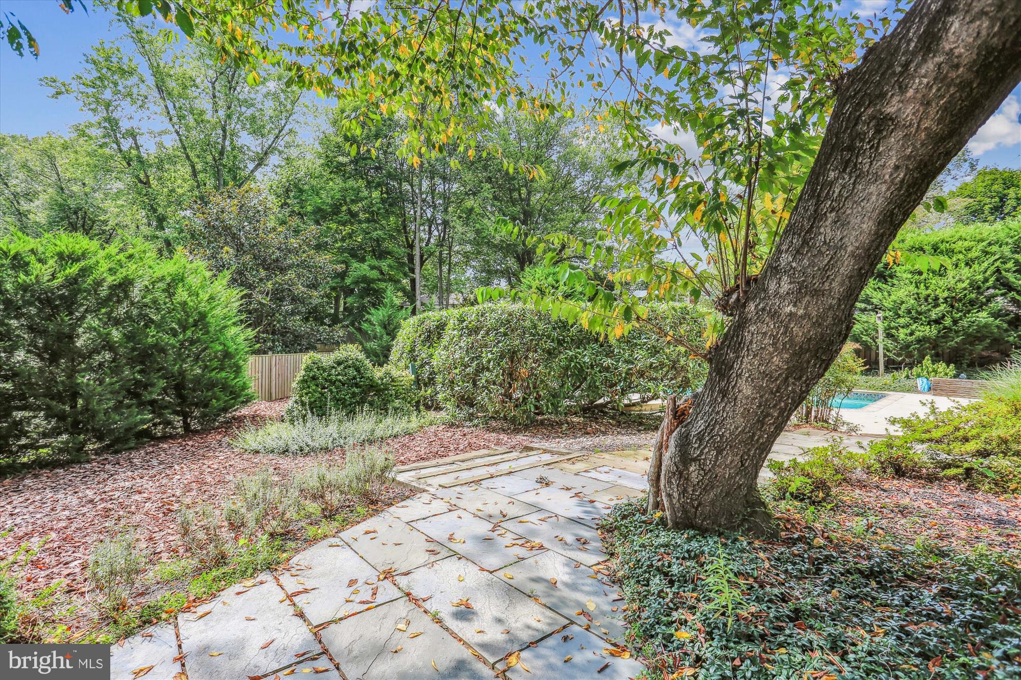 NORBECK ESTATES - Residential