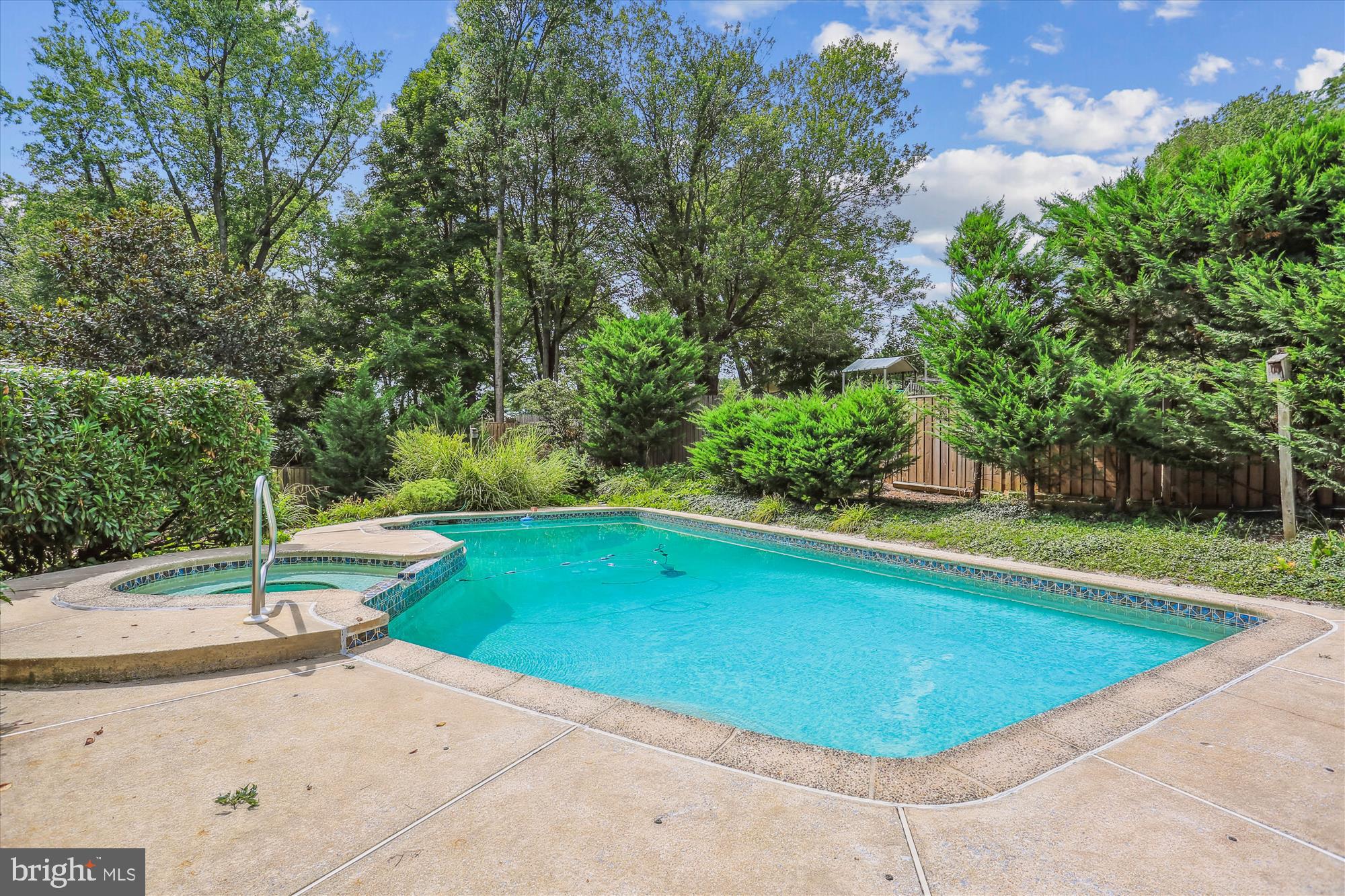 NORBECK ESTATES - Residential