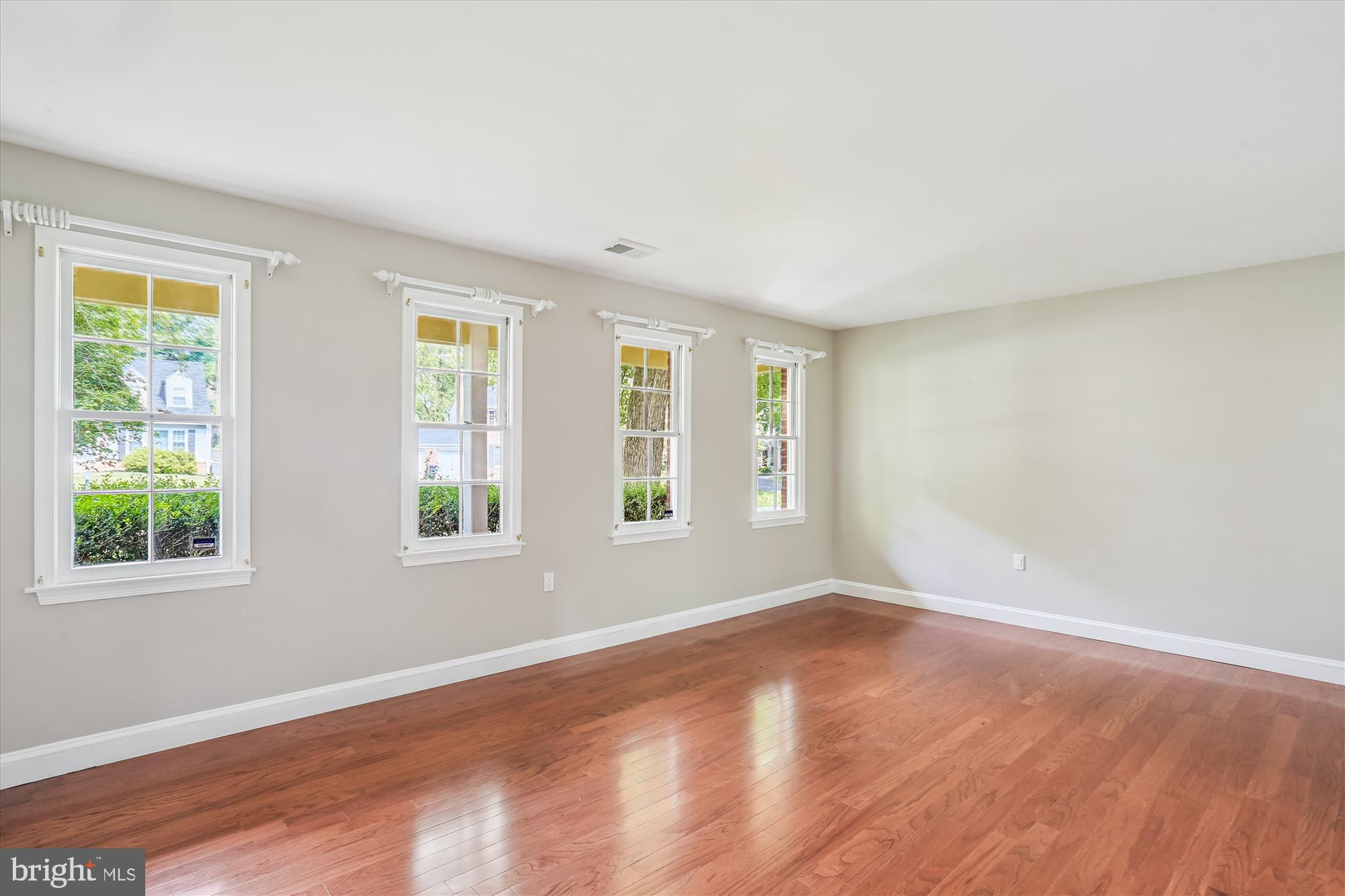 NORBECK ESTATES - Residential