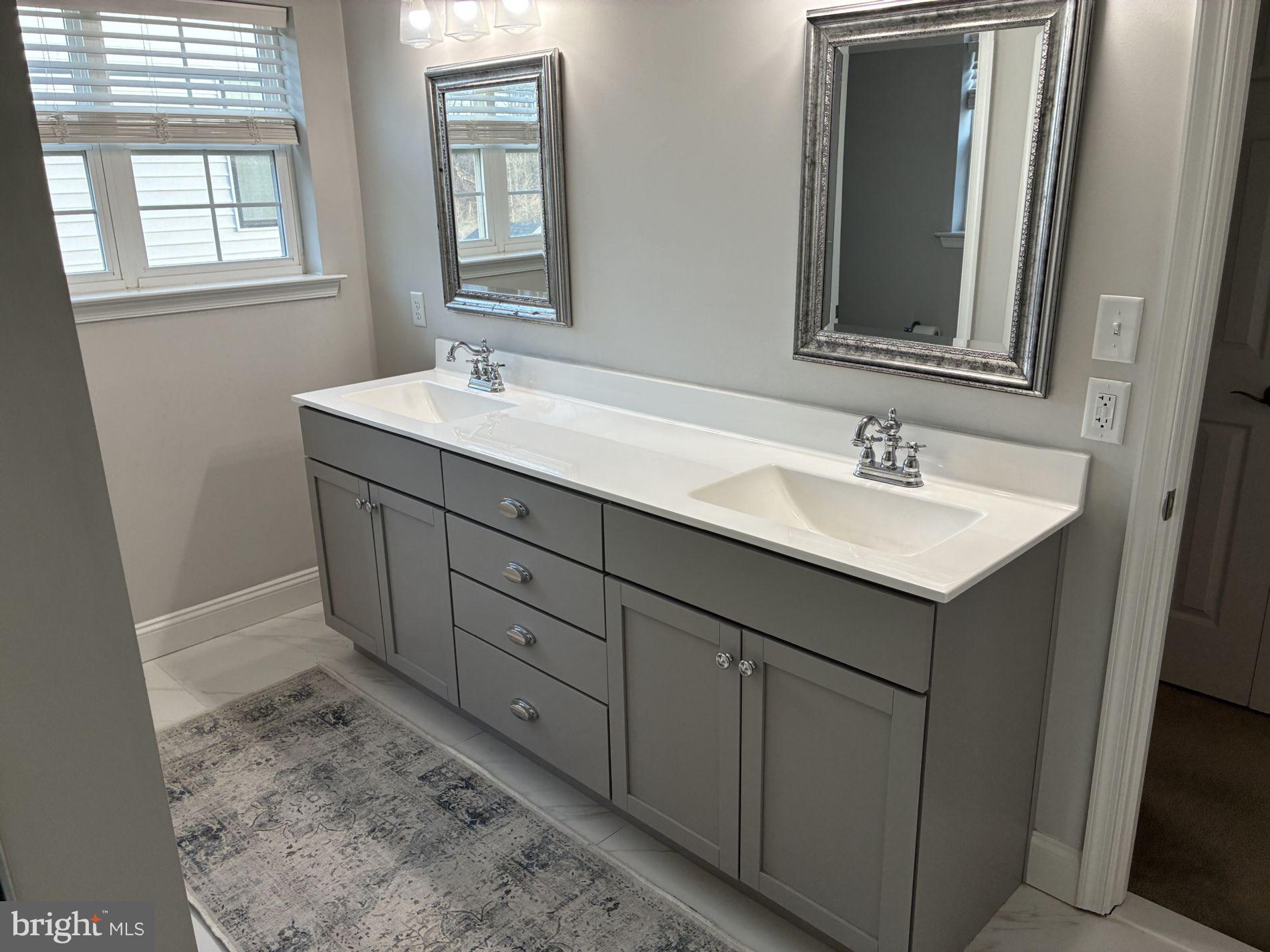 PENNSBURG - Residential