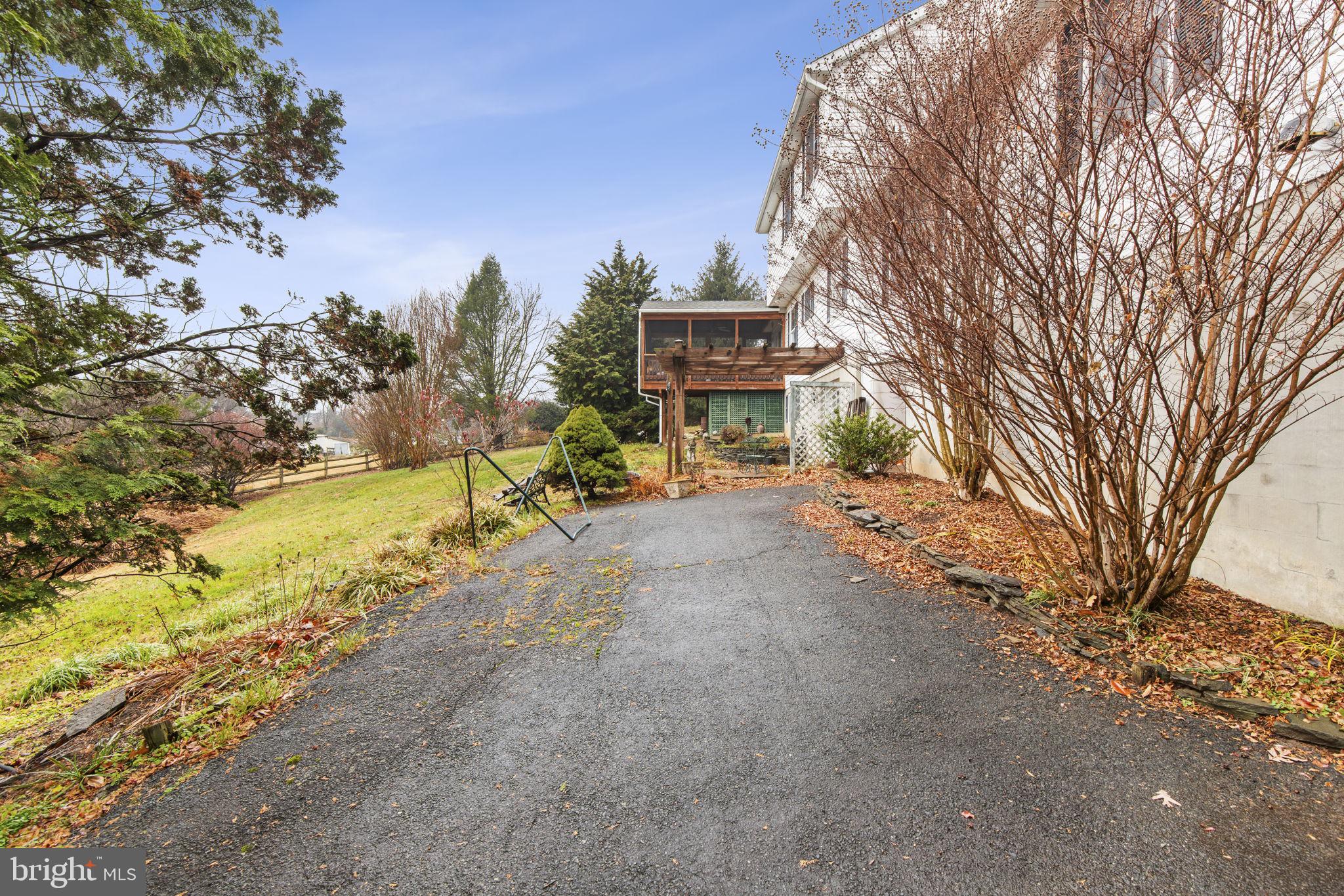 JARRETTSVILLE - Residential