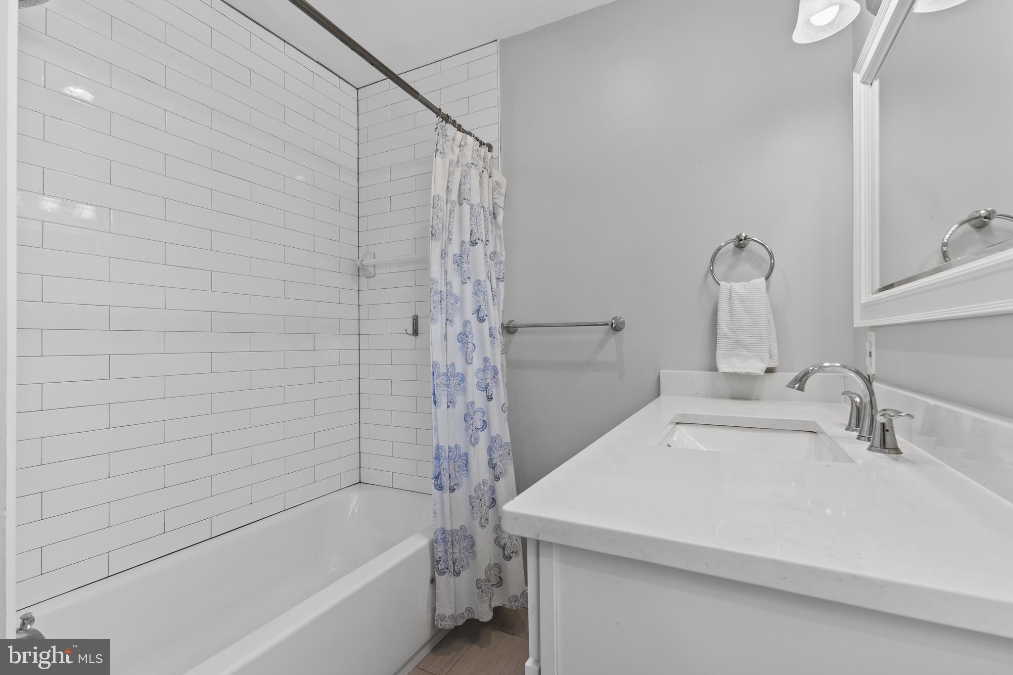 RIVERWOOD - Residential