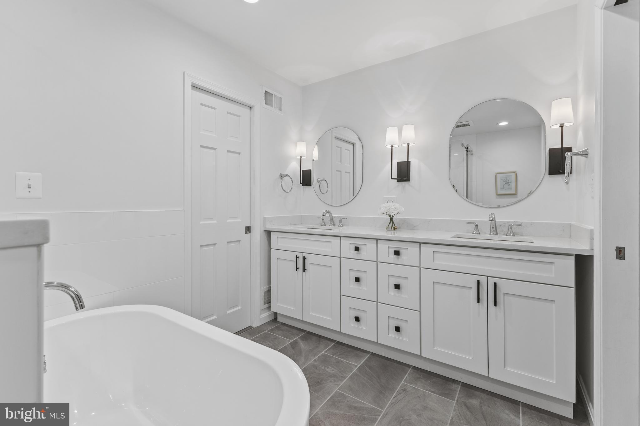 RIVERWOOD - Residential