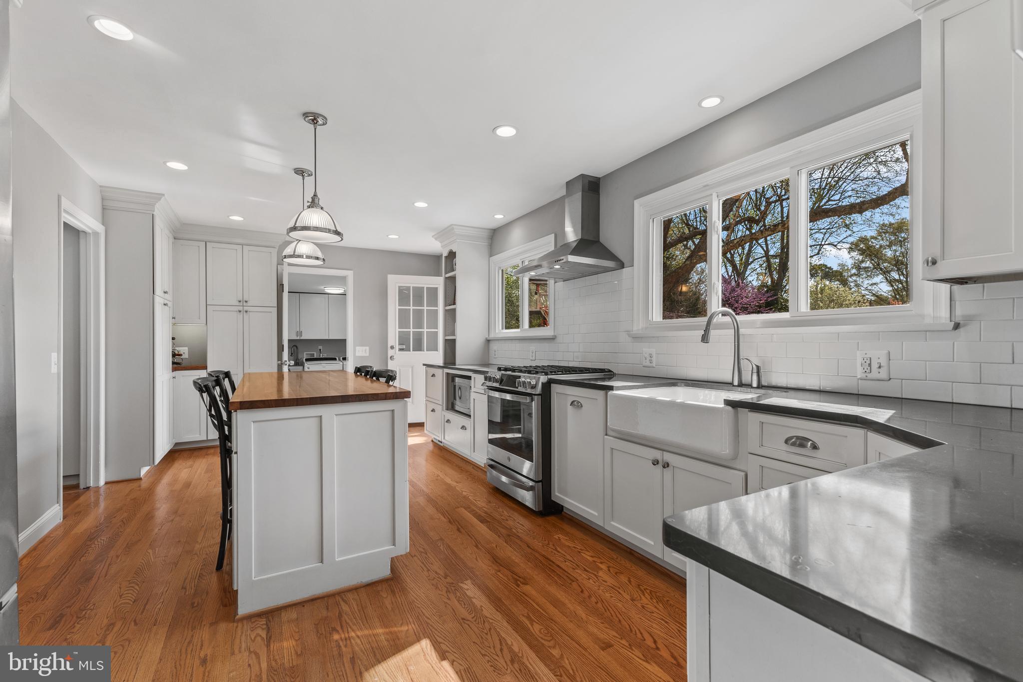 RIVERWOOD - Residential