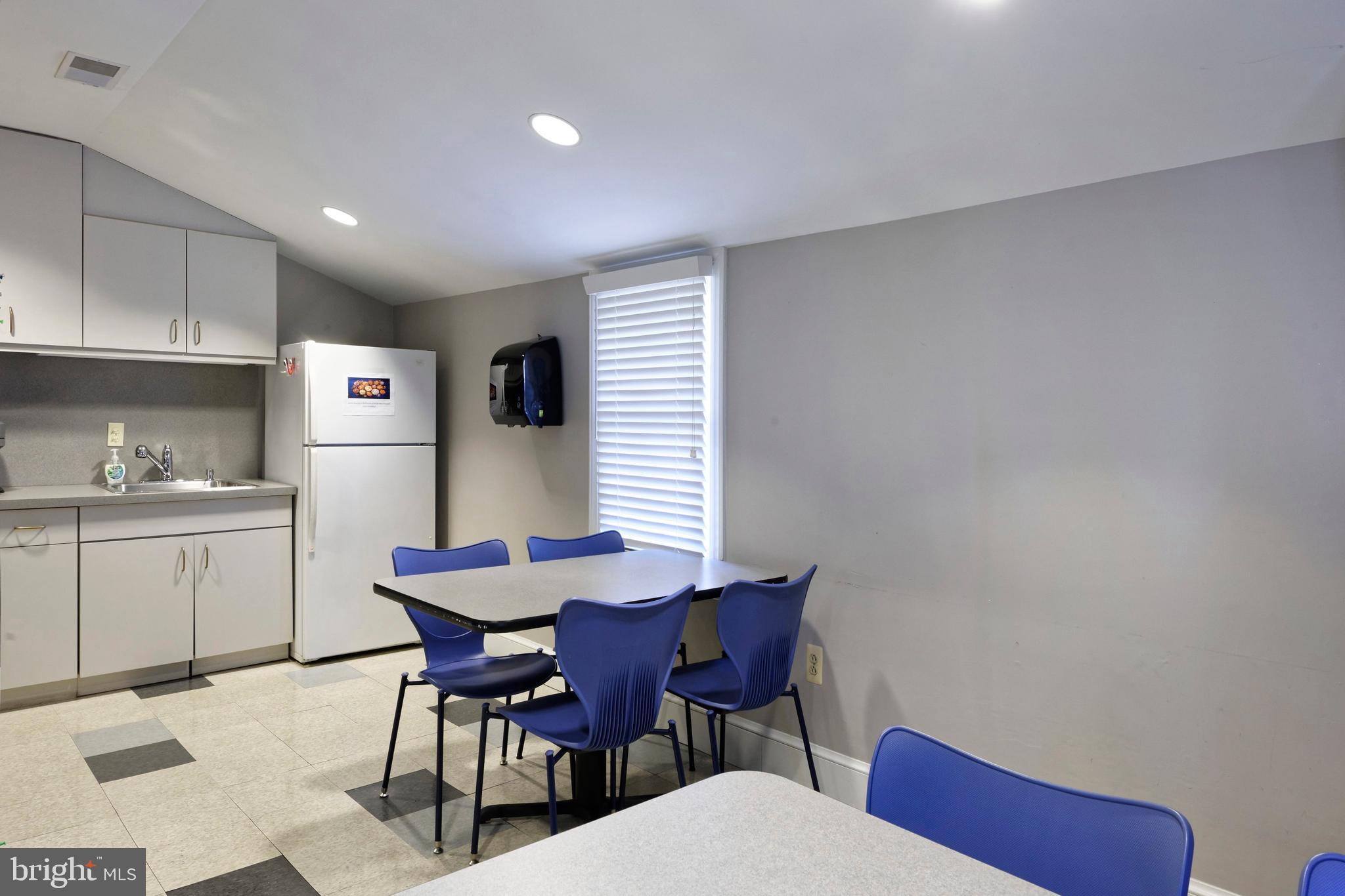 TOWN OF MIDDLEBURG - Commercial Sale