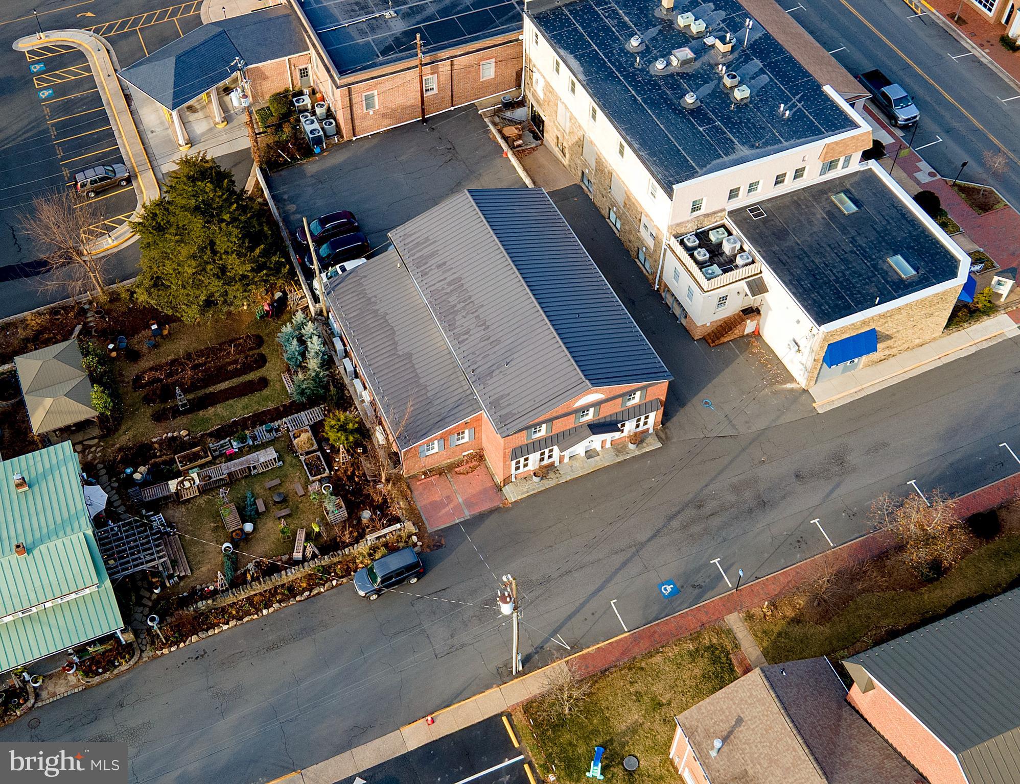 TOWN OF MIDDLEBURG - Commercial Sale