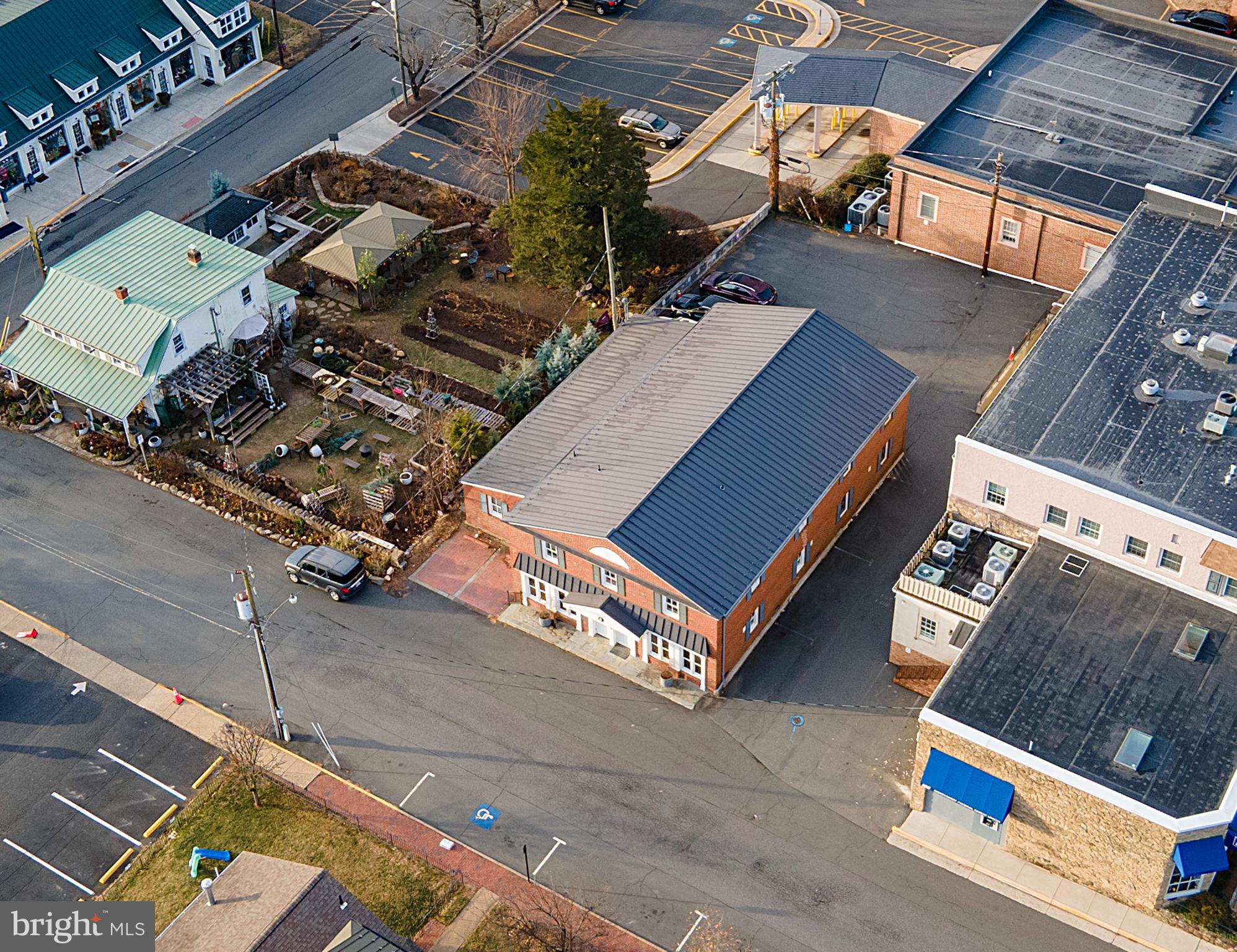 TOWN OF MIDDLEBURG - Commercial Sale