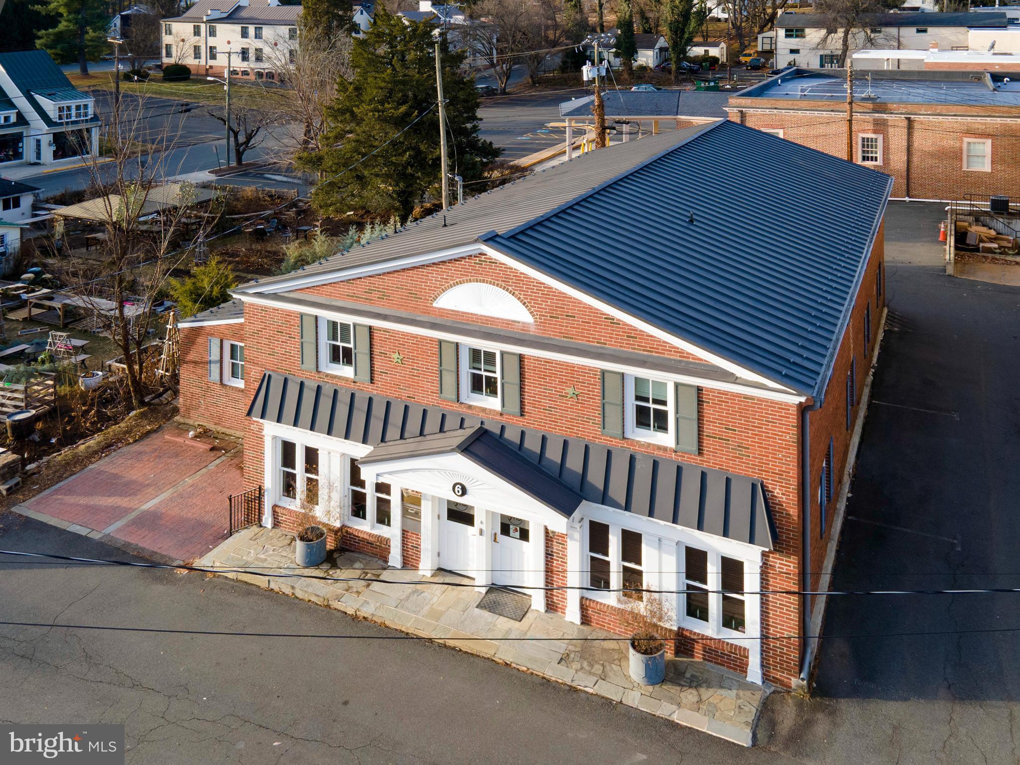 TOWN OF MIDDLEBURG - Commercial Sale
