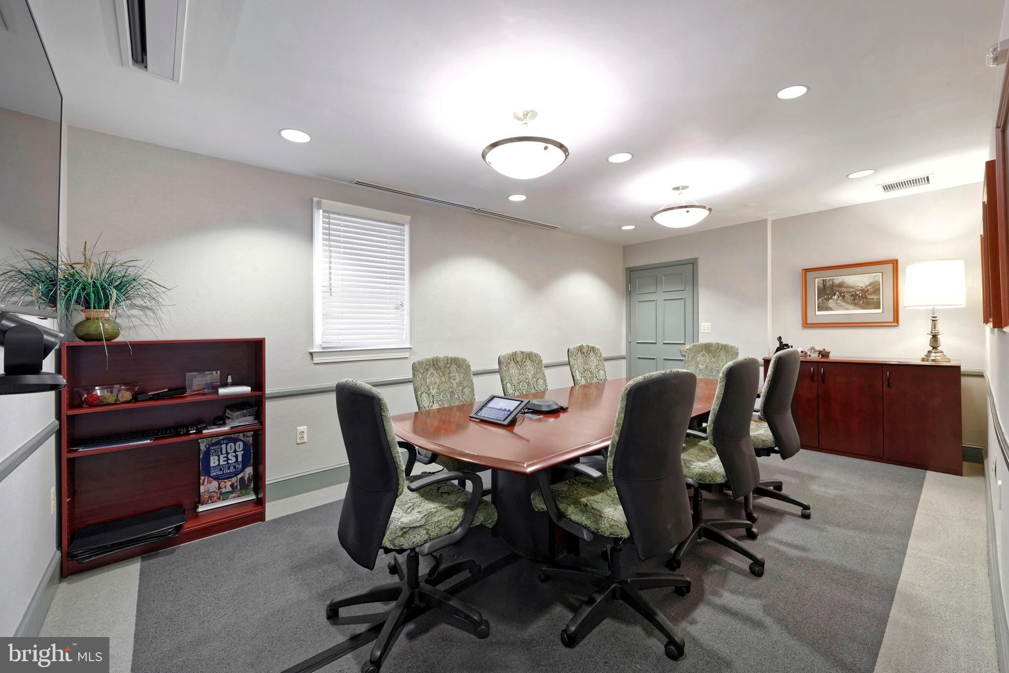 TOWN OF MIDDLEBURG - Commercial Sale