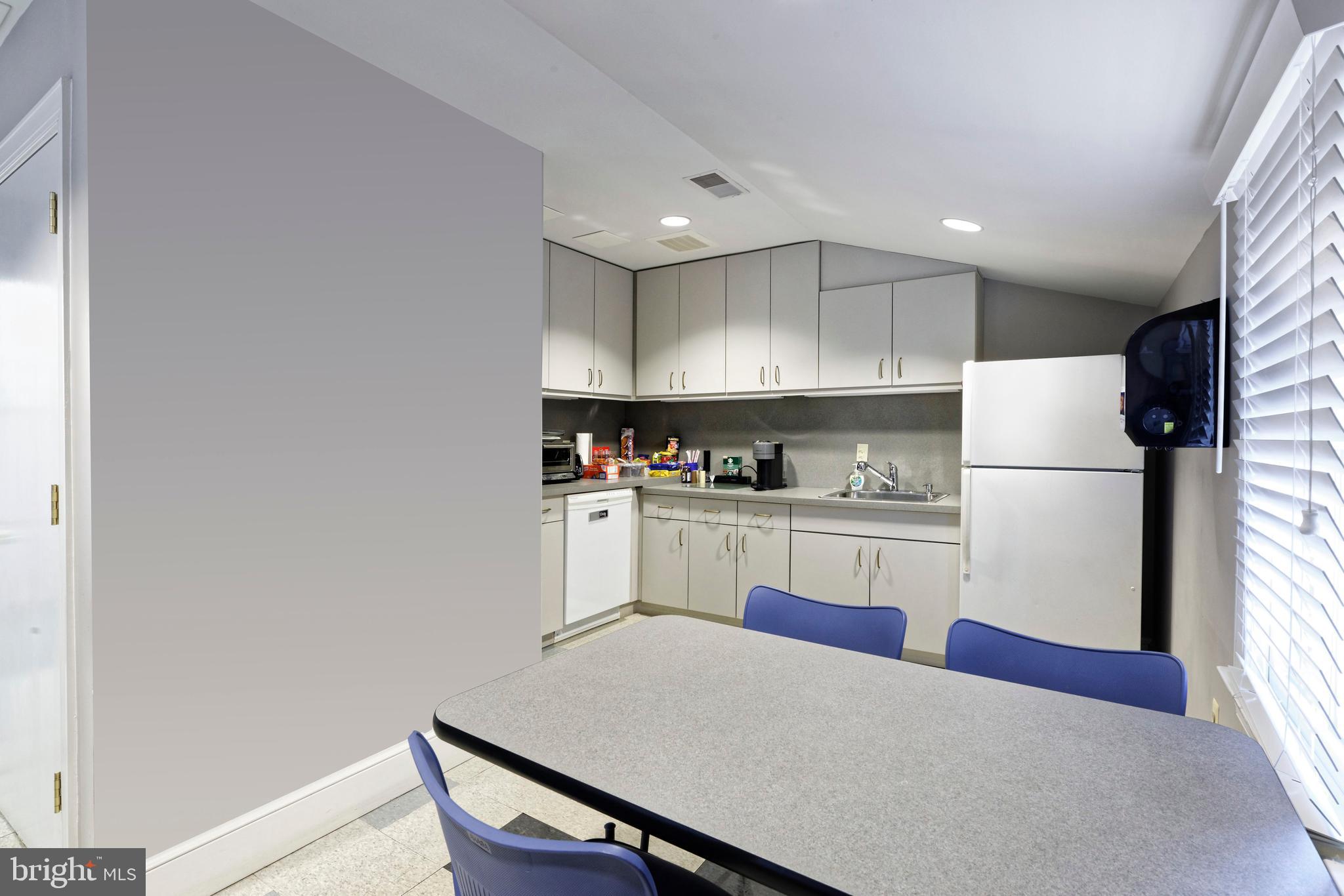 TOWN OF MIDDLEBURG - Commercial Sale