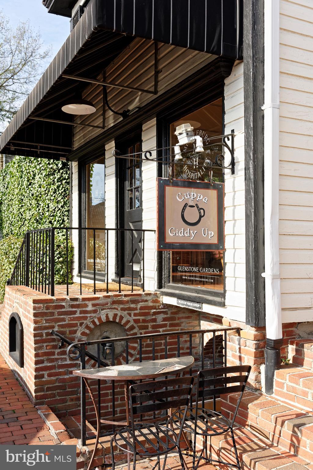 TOWN OF MIDDLEBURG - Commercial Sale