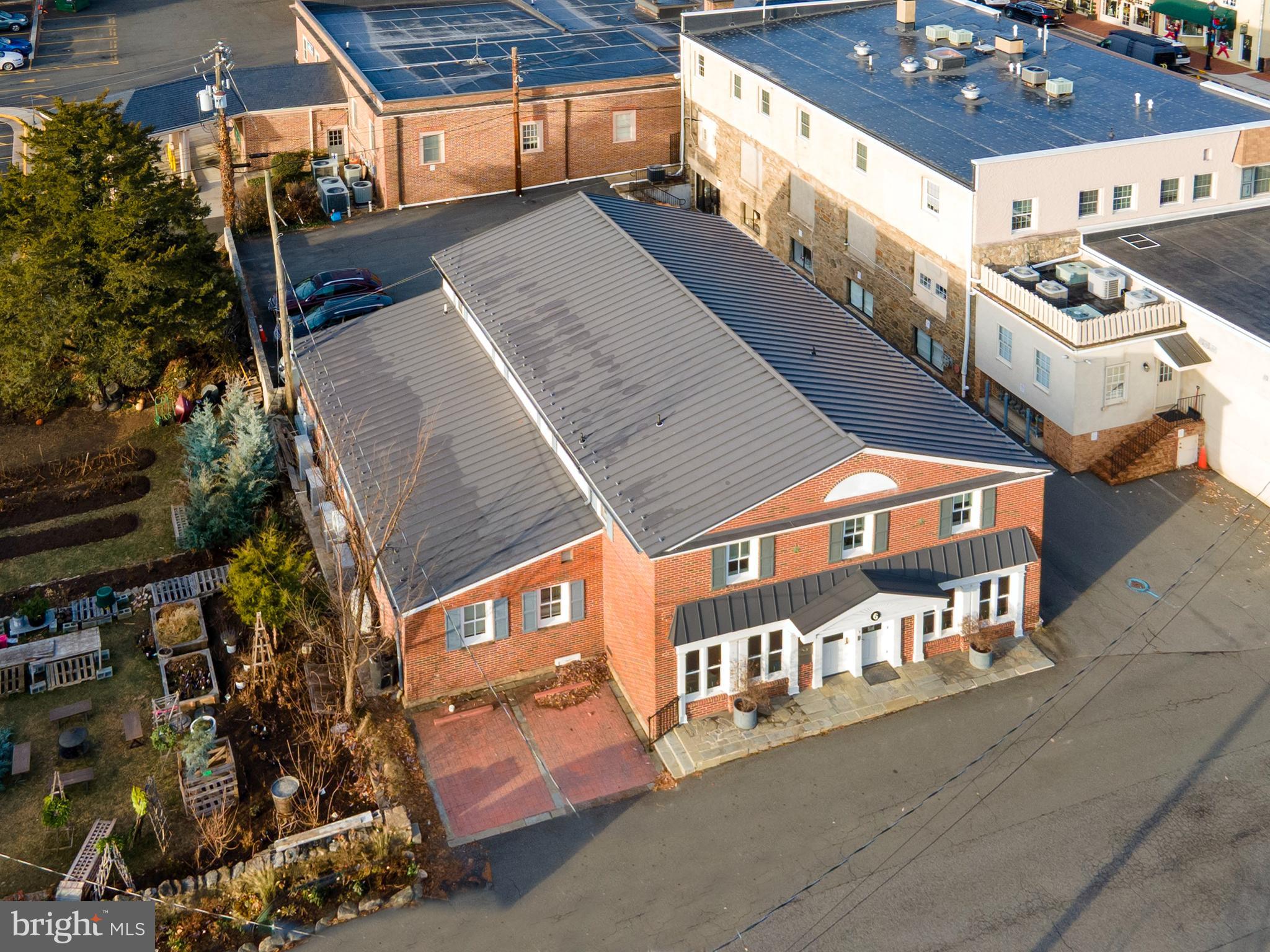 TOWN OF MIDDLEBURG - Commercial Sale