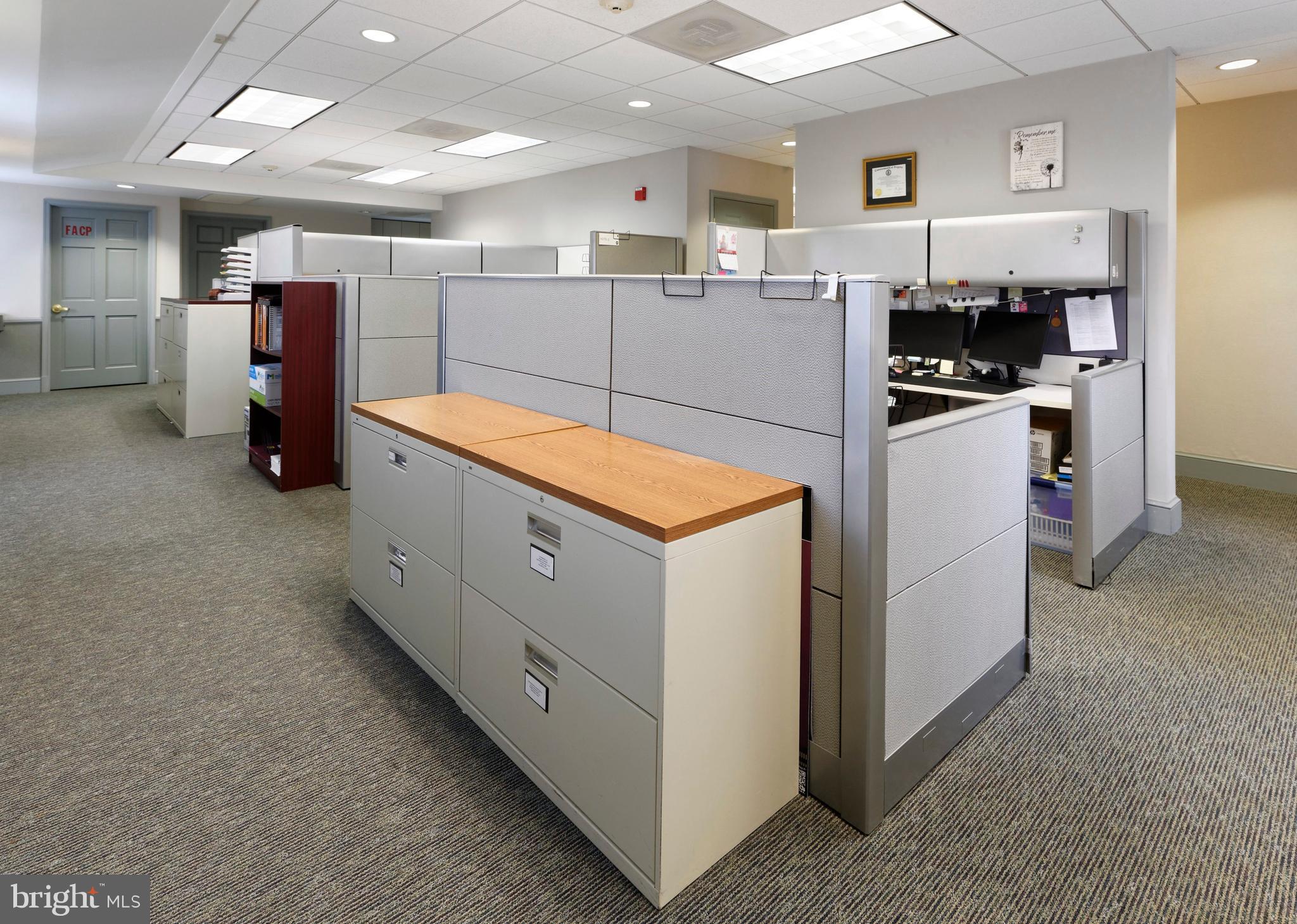 TOWN OF MIDDLEBURG - Commercial Sale