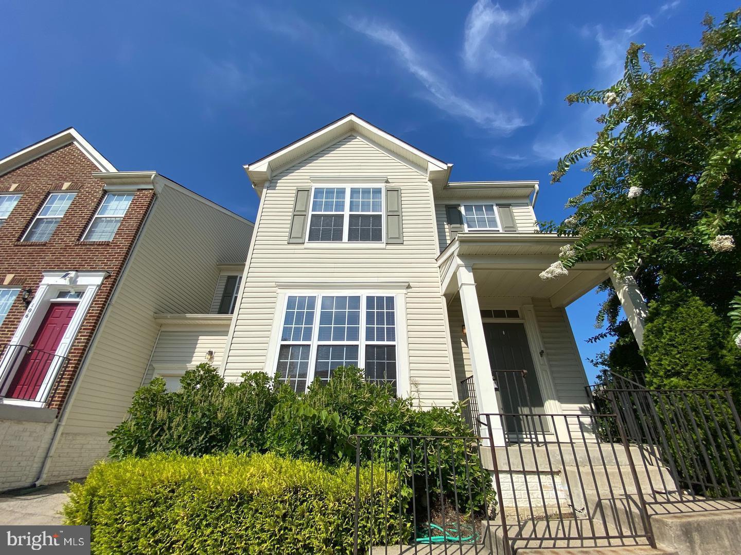 ALTA COURTHOUSE SQUARE - Residential Lease