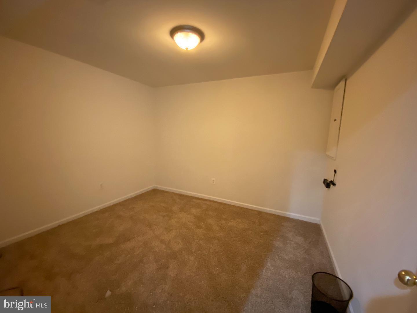 ALTA COURTHOUSE SQUARE - Residential Lease