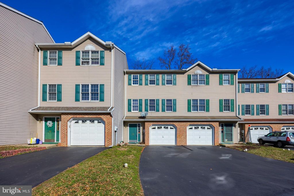 Photo of 11 LAUREN LN, EPHRATA, PA 17522 (MLS # PALA2030192)