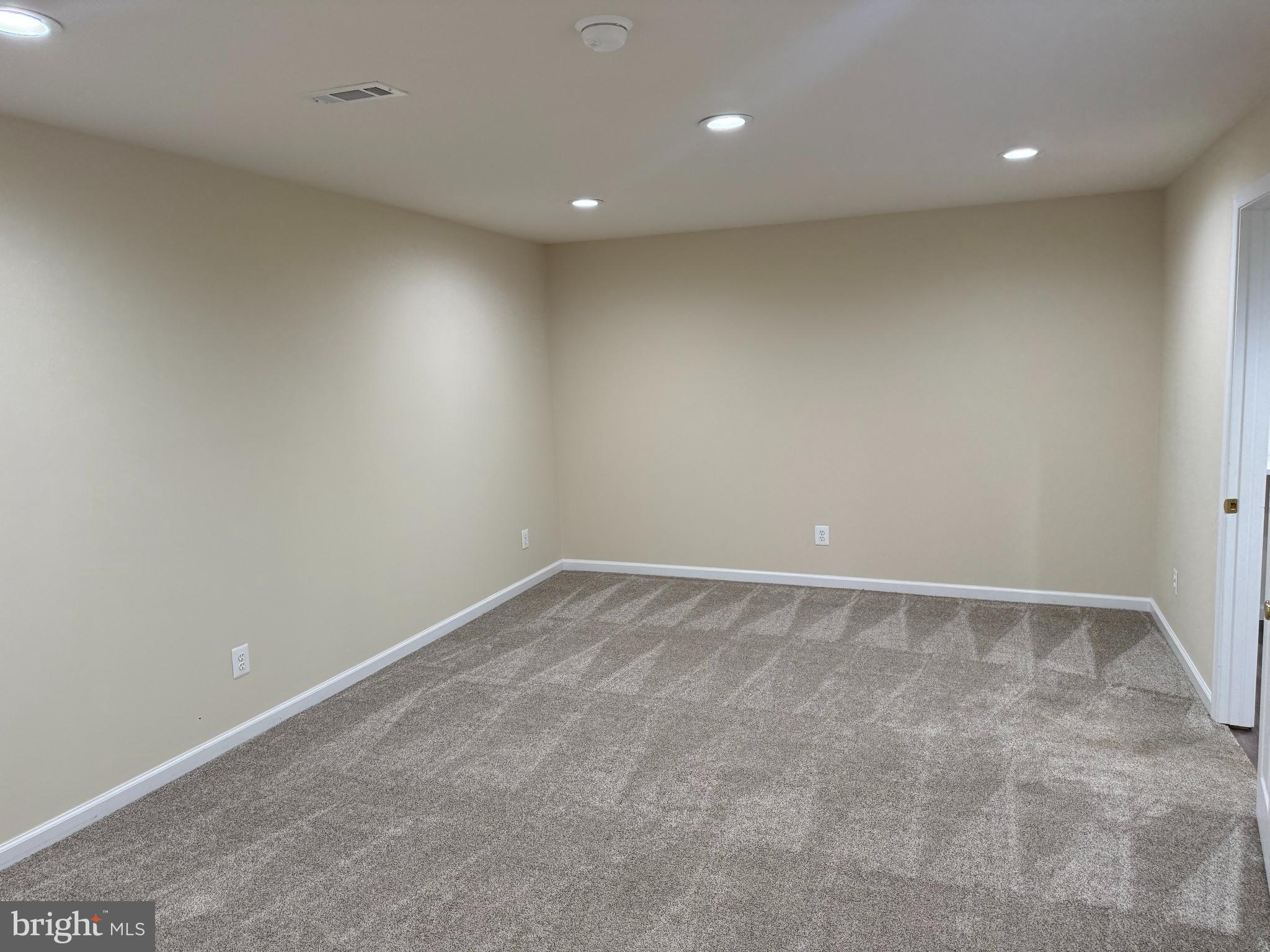 MONTCLAIR - Residential