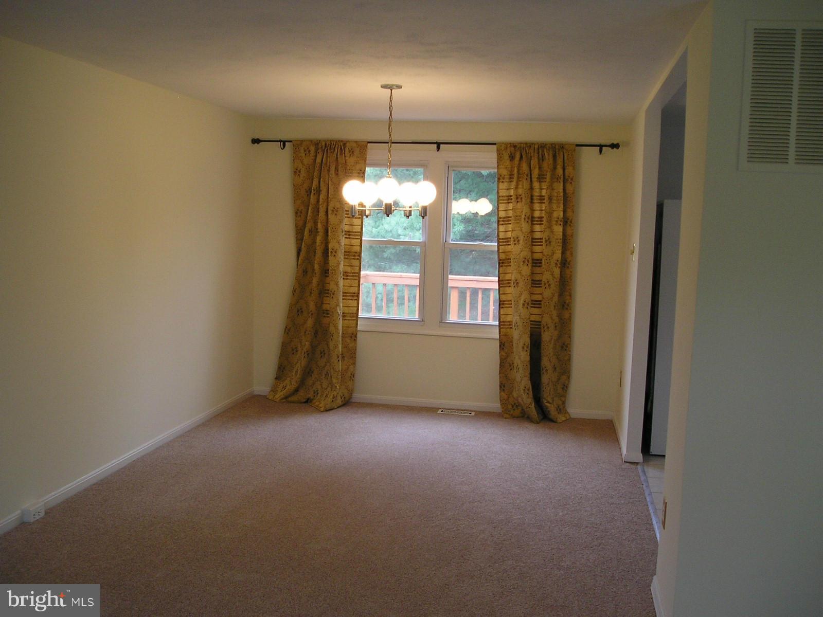 FOX MILL ESTATES - Residential Lease