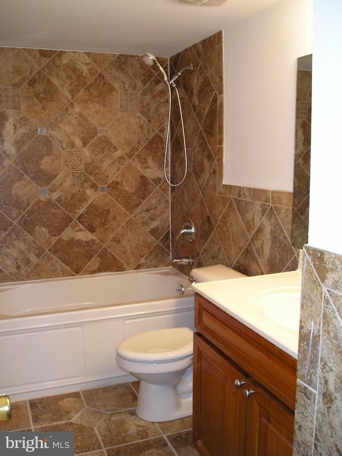 FOX MILL ESTATES - Residential Lease