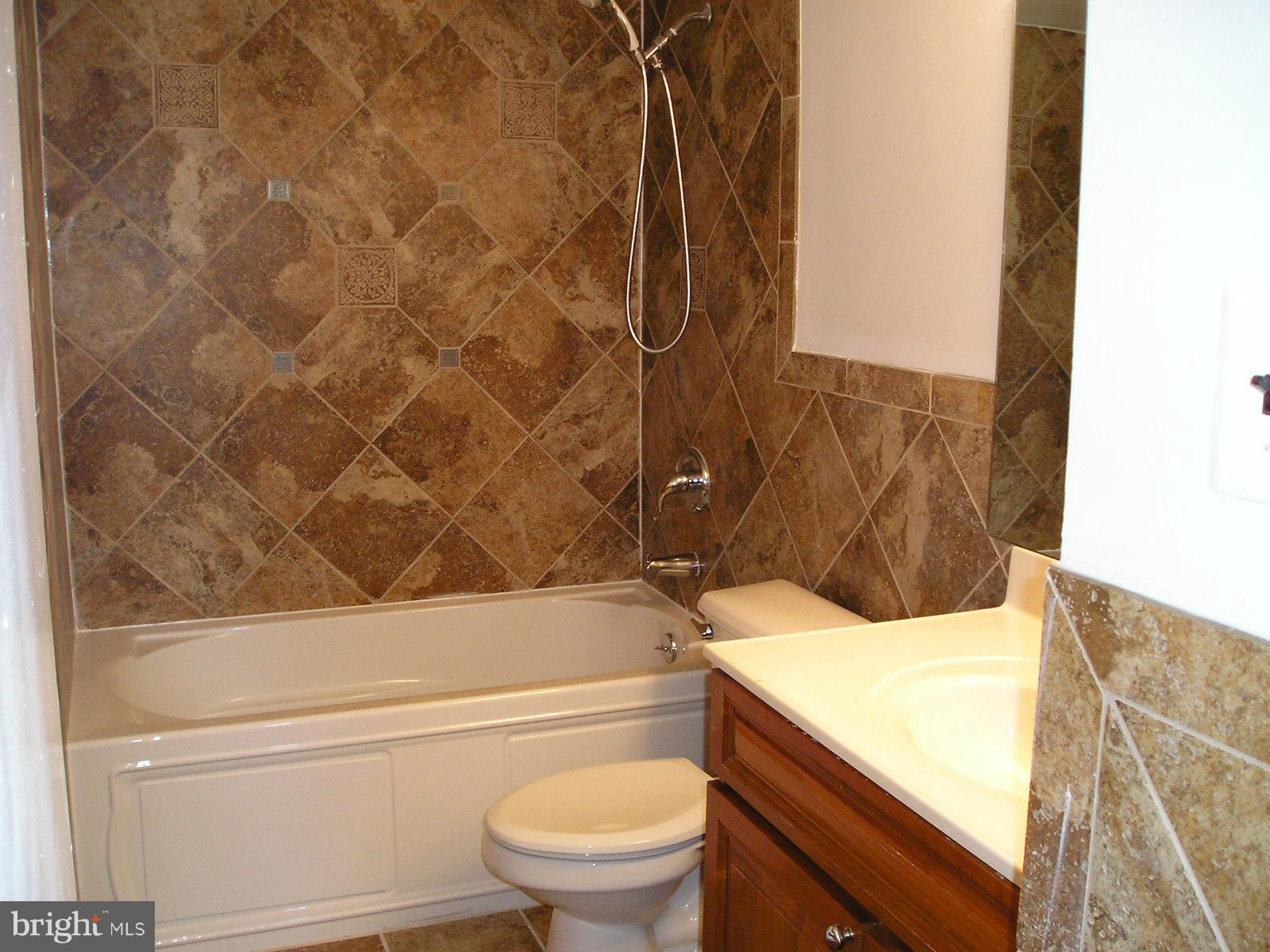 FOX MILL ESTATES - Residential Lease