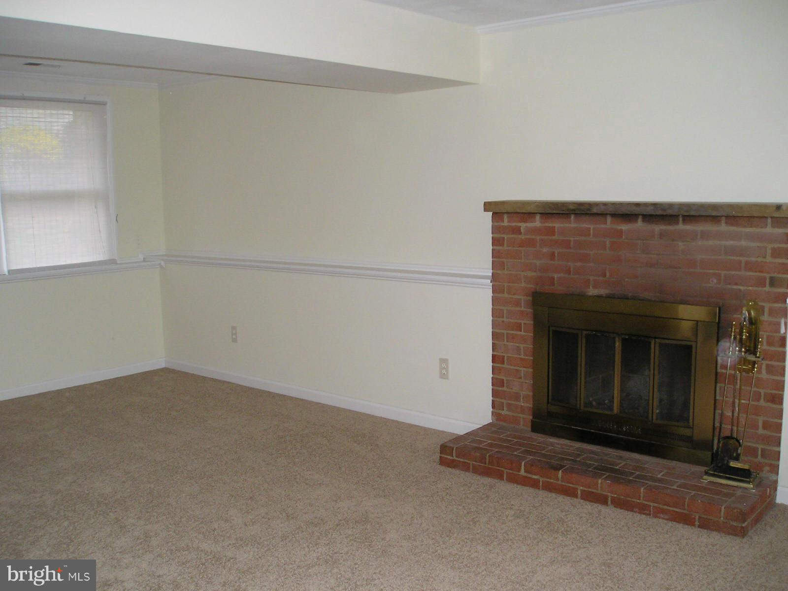 FOX MILL ESTATES - Residential Lease