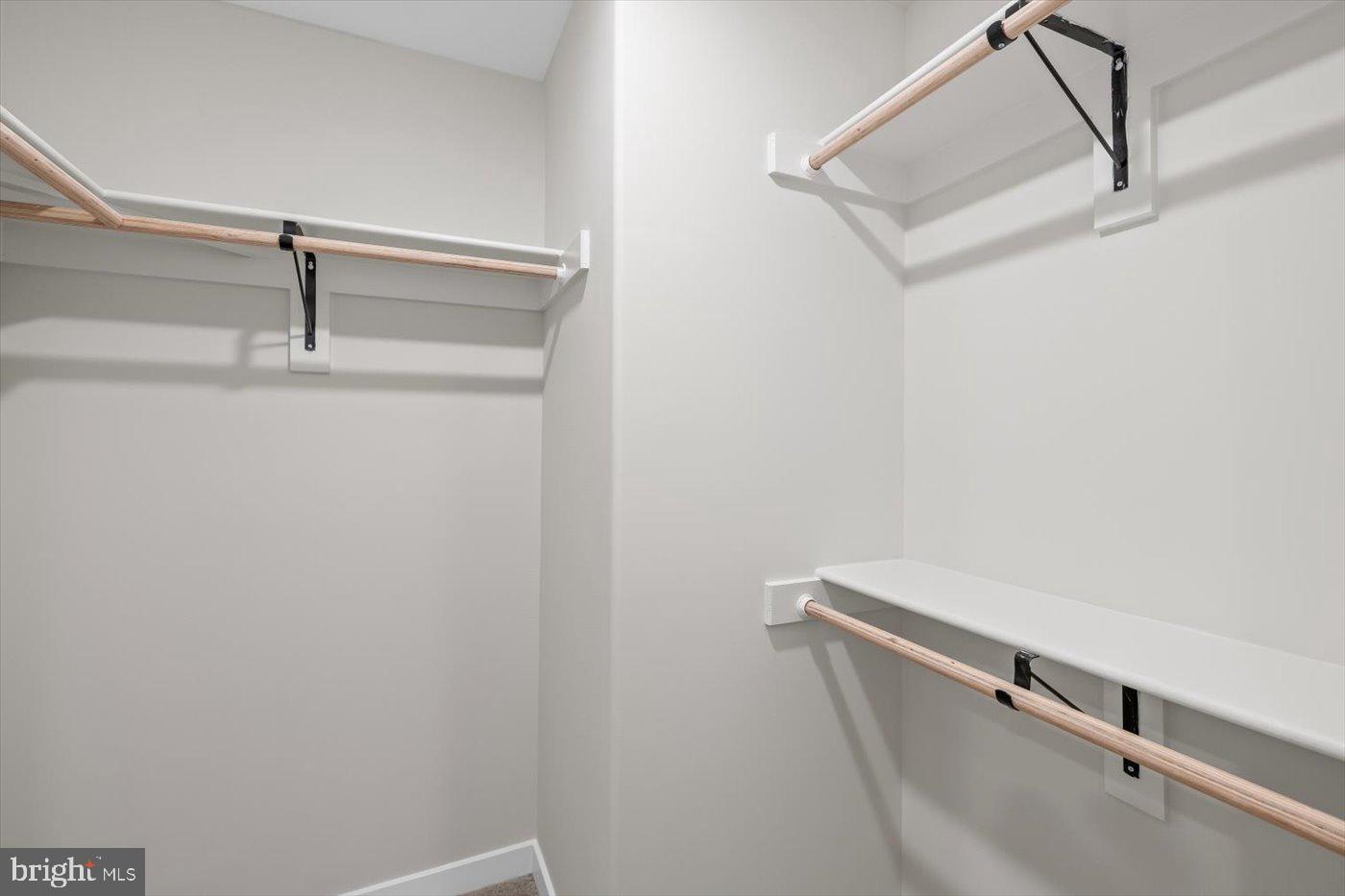 PRESIDENTIAL LAKES - Residential